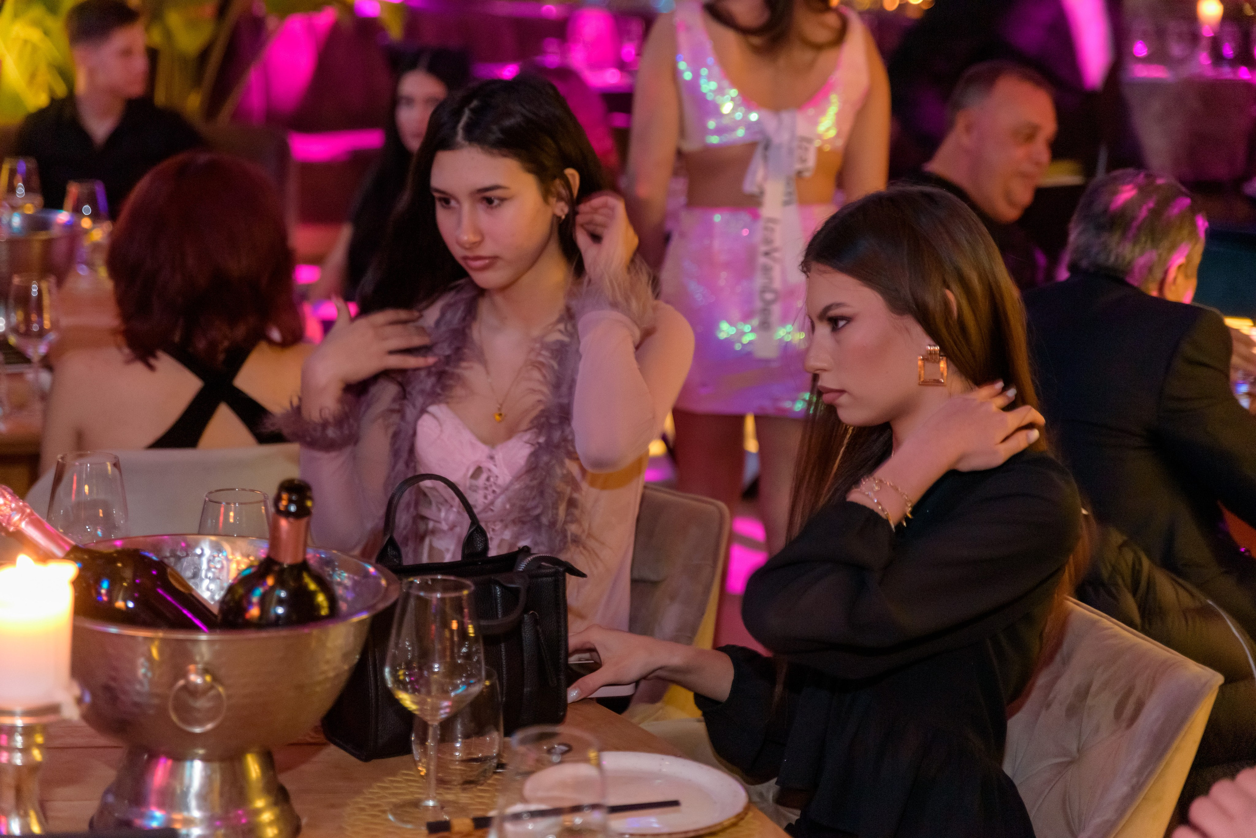 Coming of age photographer, birthday photographer, party photographer, corporate photographer, children's photographer, professional Bucharest photographer, club photographer, private peterceri photographer, bairam photographer, gymnasium photographer, graduation photographer, university graduation, 4th grade graduation, 8th grade graduation a, photos at the end of the school year