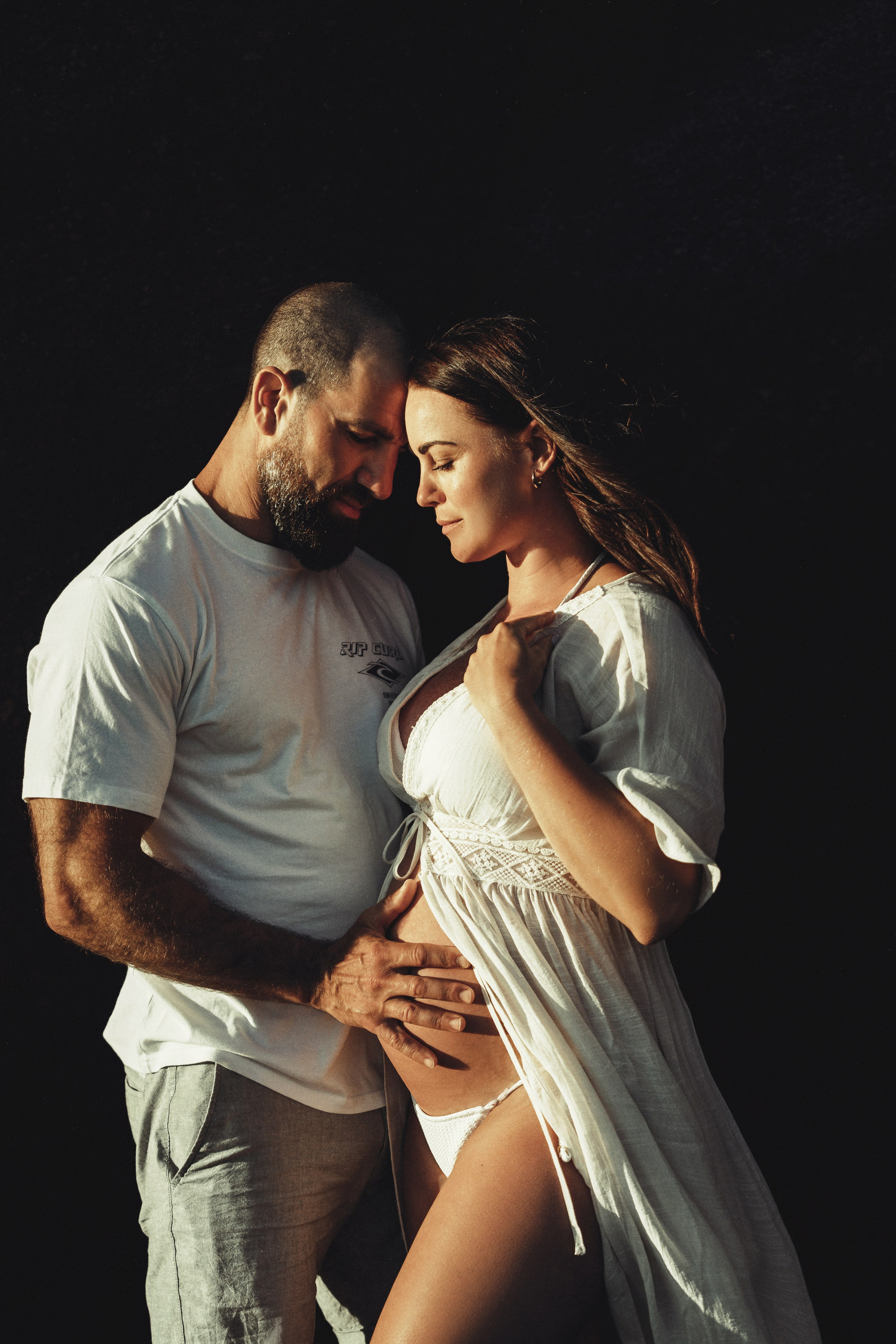 Sesión de embarazo en Tenerife – Fotos maternidad en la naturaleza. Tania Bonnet | Fotógrafa en Tenerife | Flying Dress & Family Photographer