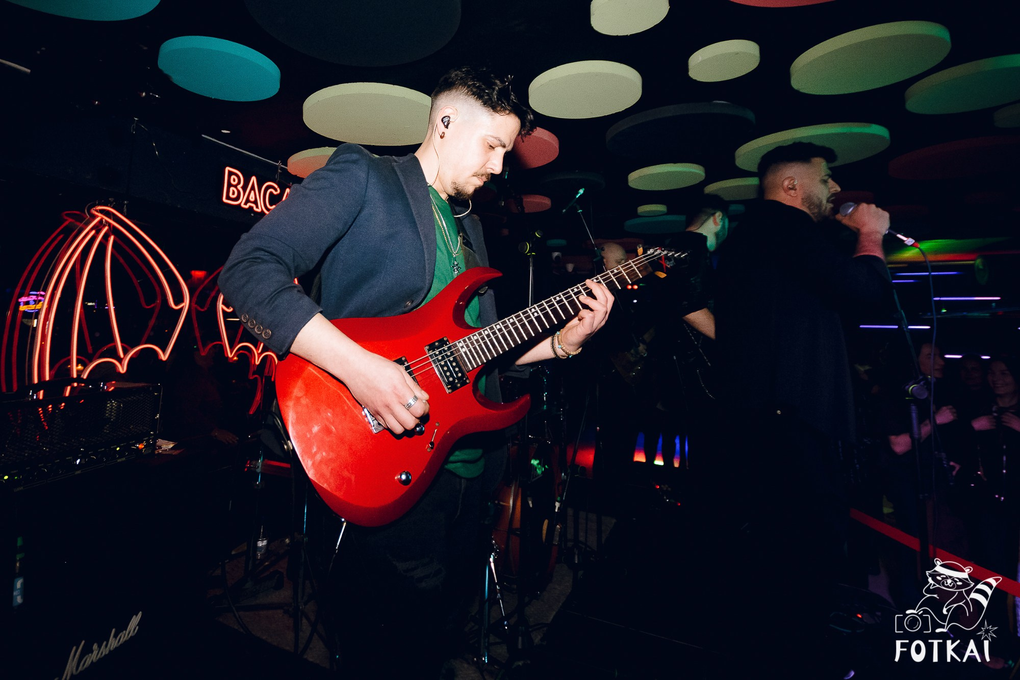 Концерт Delyrio в Confetti Playa Alicante — живое выступление группы, февраль 2026 | FOTKAI