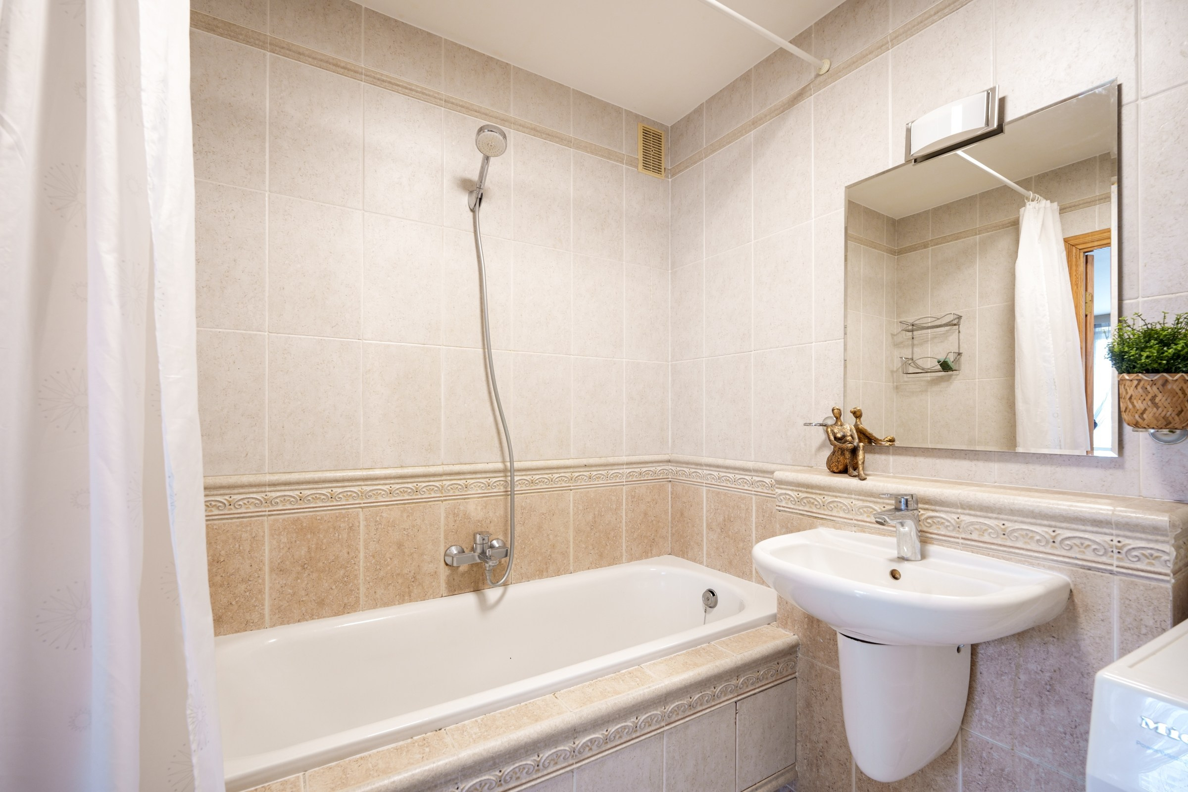 2--jų kambarių butas L. Gyros 80, Vilnius. Elina Sapiega fotografė Vilniuje