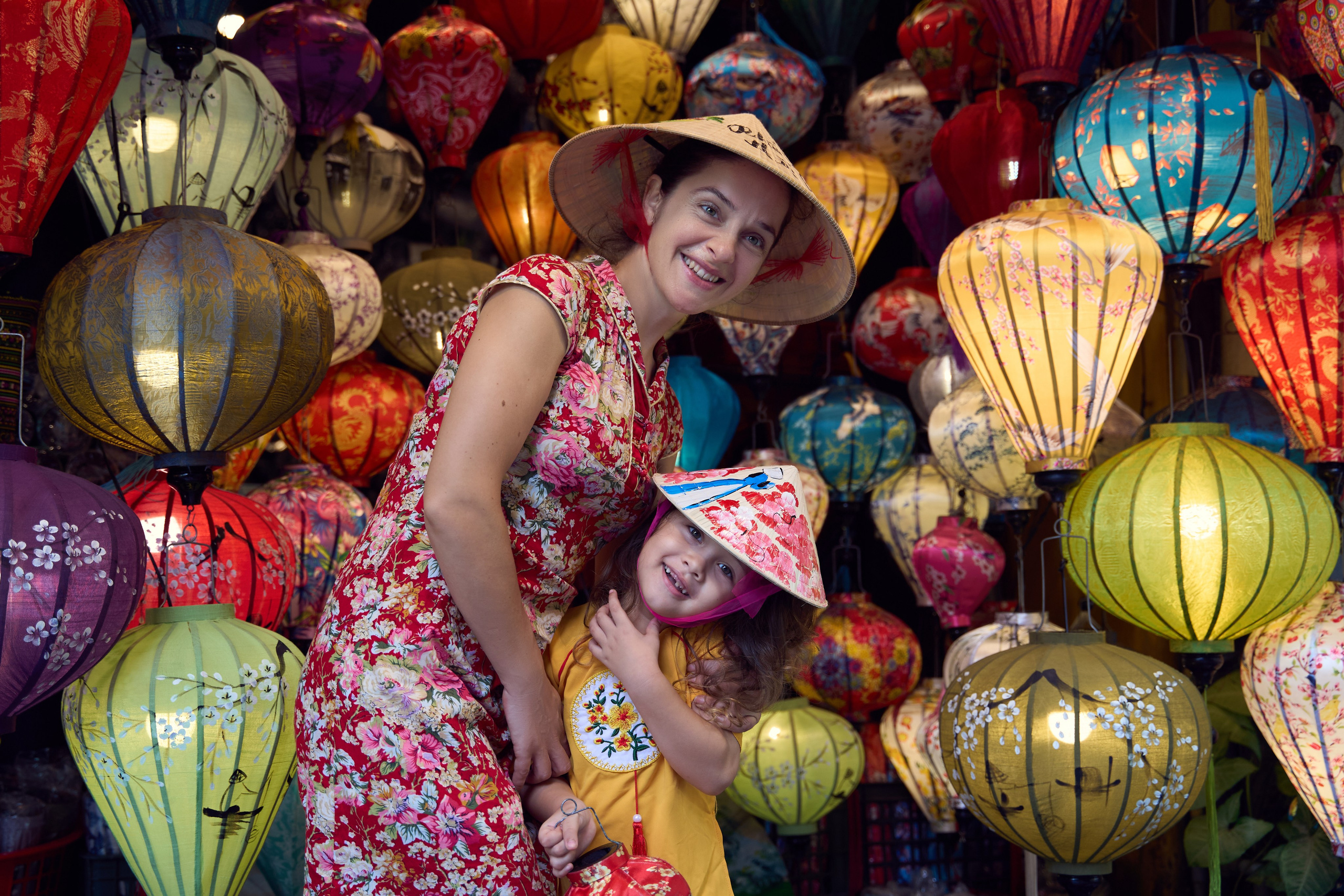 Photography Portfolio | Family, Couple & Portraits in Hoi An. Photographer in Hoi An — Veronika Guzenko. Natural photoshoots for couples, families and solo travelers. Book your shoot today