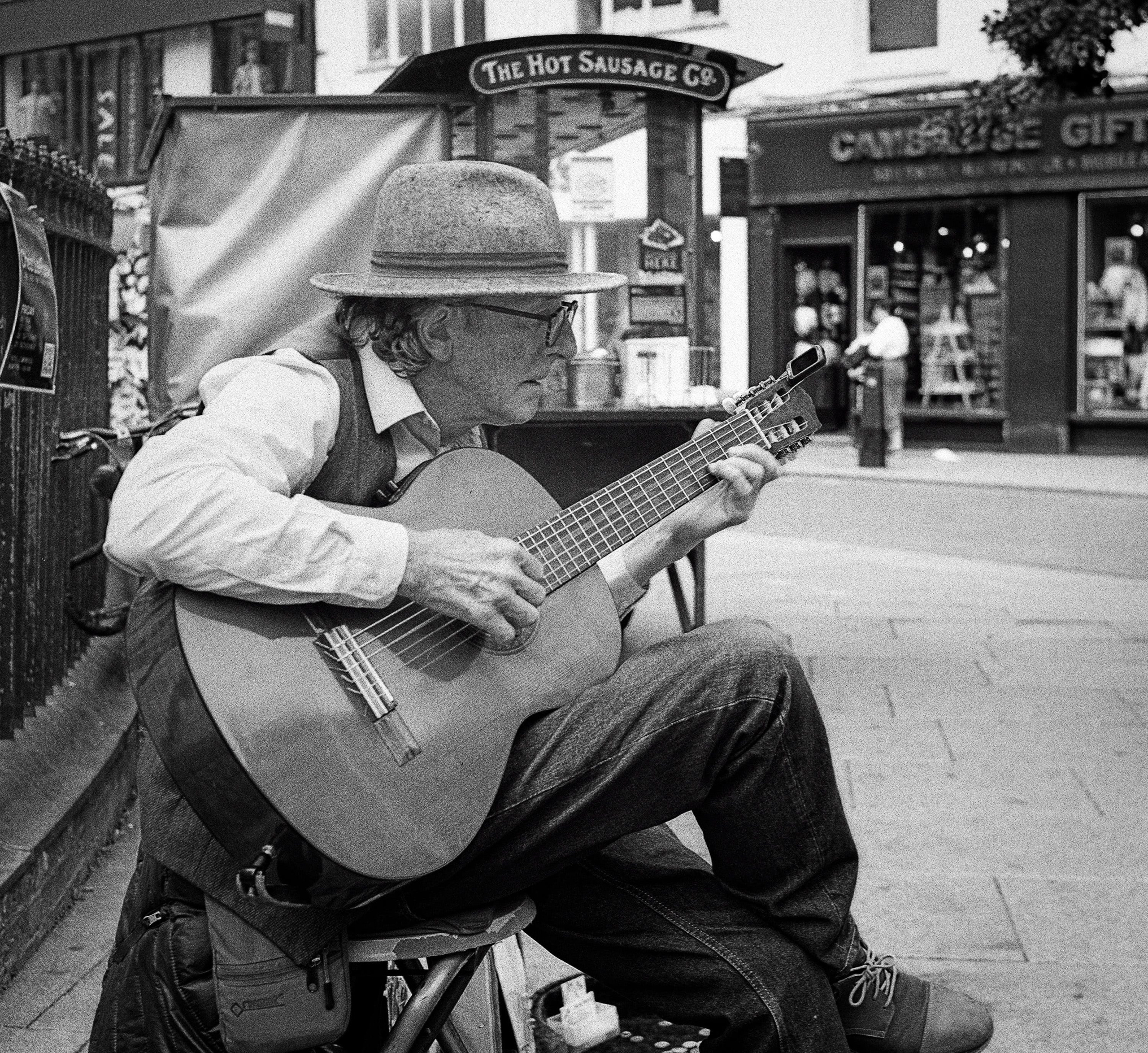 Street Photography with a Yashica Mat 124G in Cambridge. Hedley Wright Photography | East Anglia Sport, Street, Wildlife, Landscape & Astrophotography