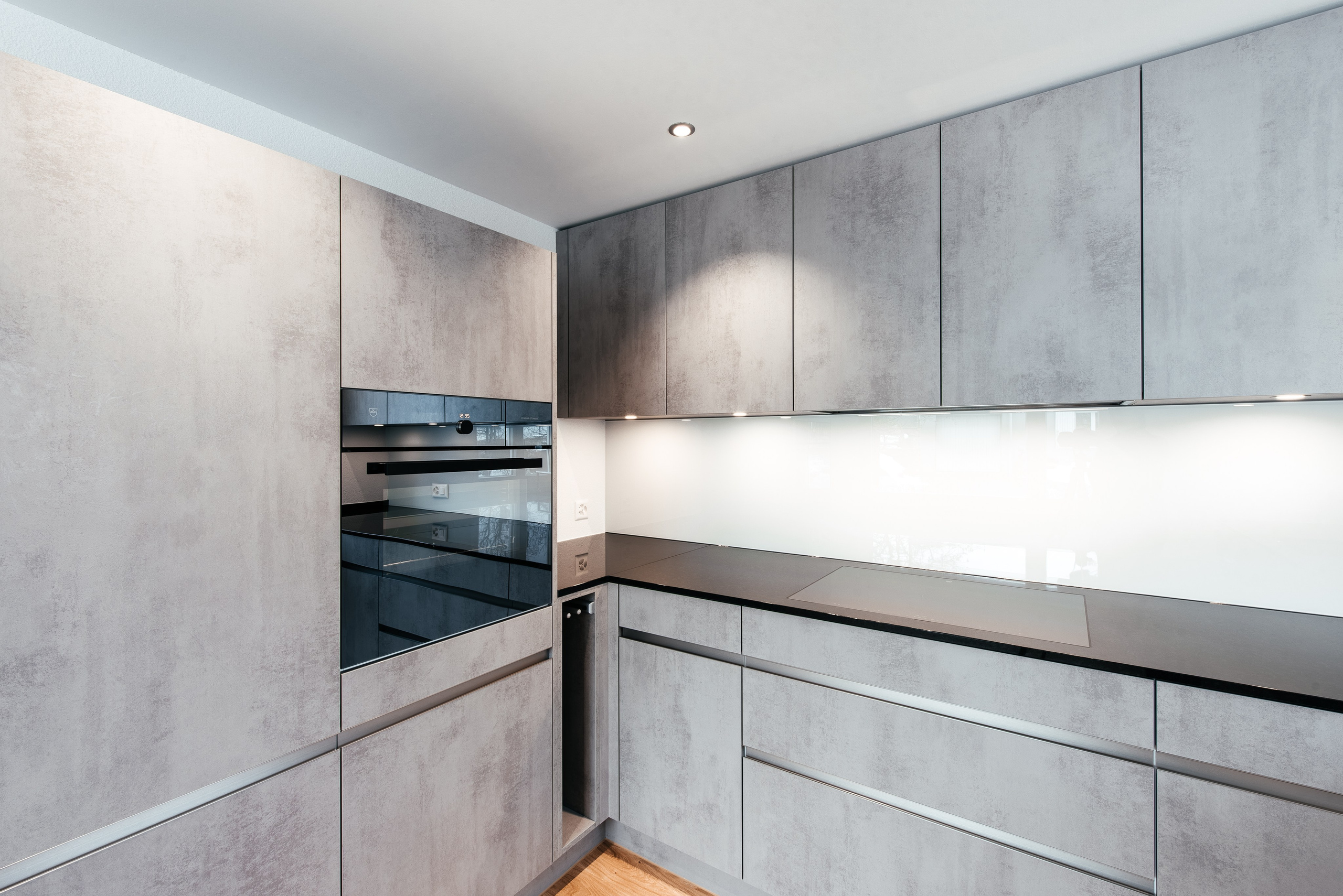 Wohnung, WINDISCH, AARGAU. Hallo! Ich bin Elena und arbeite als Immobilienfotografin