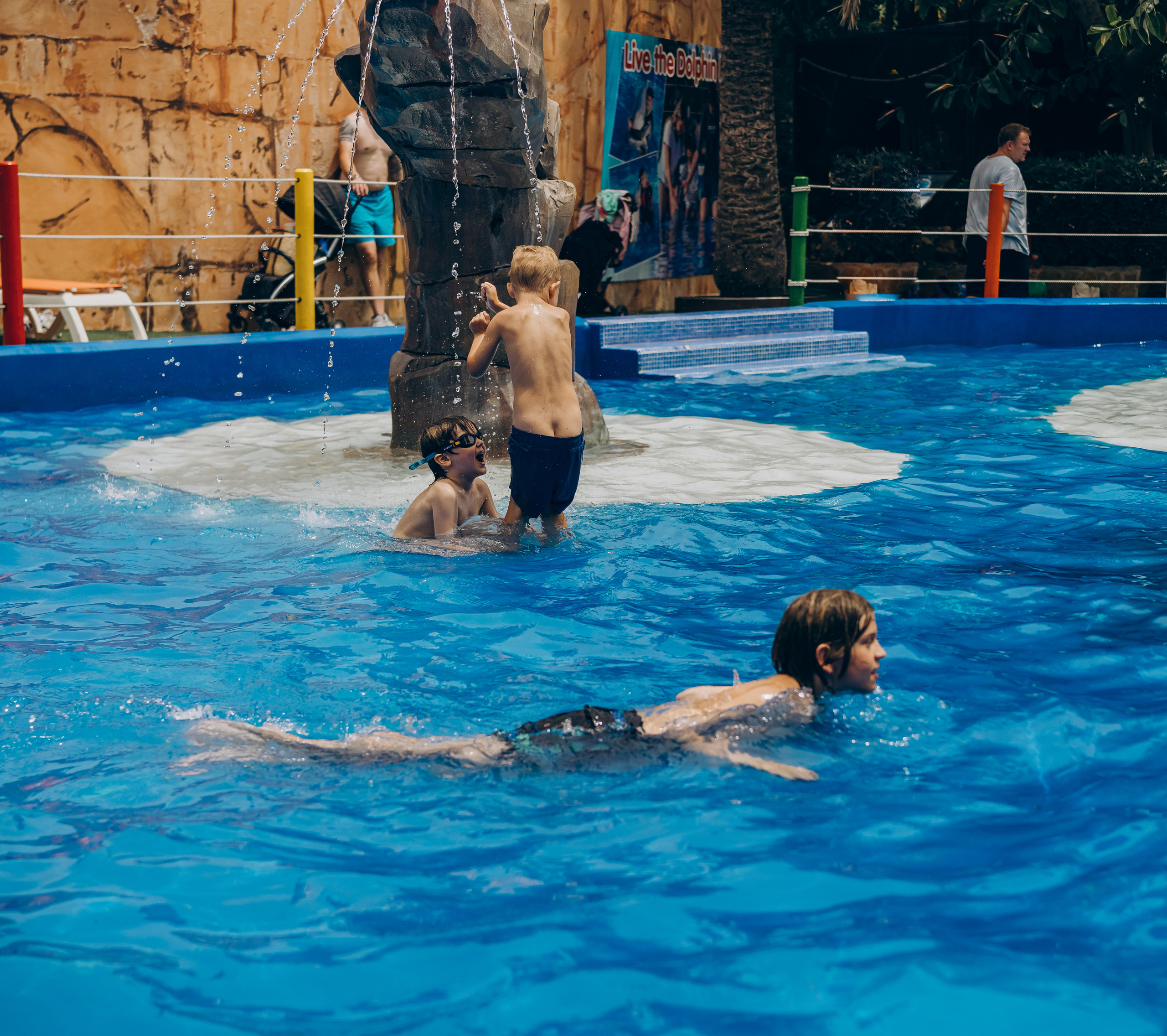 Kids birthday in aquapark. Photographer in Mallorca