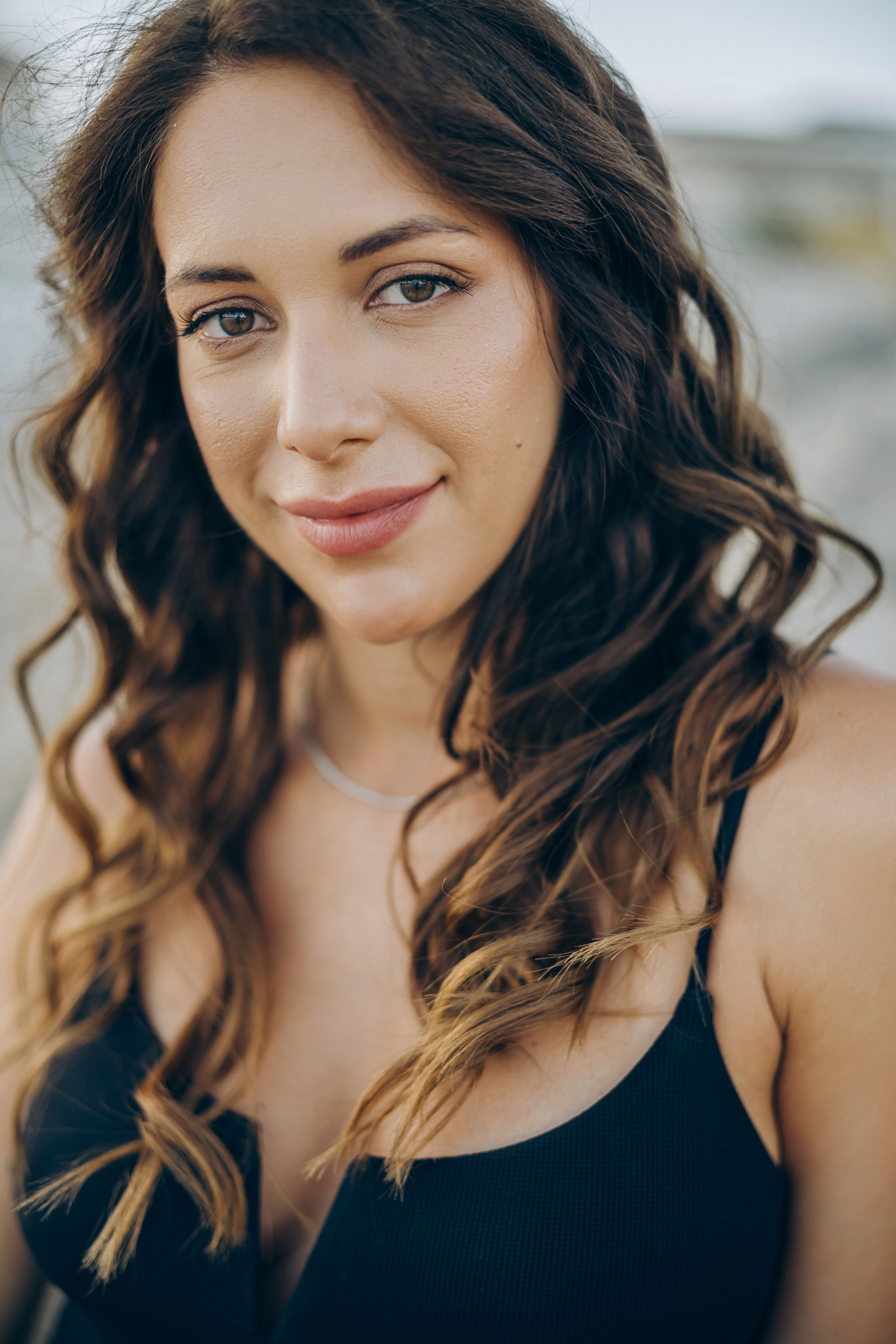 Light pregnancy photoshoot. Photographer in Mallorca