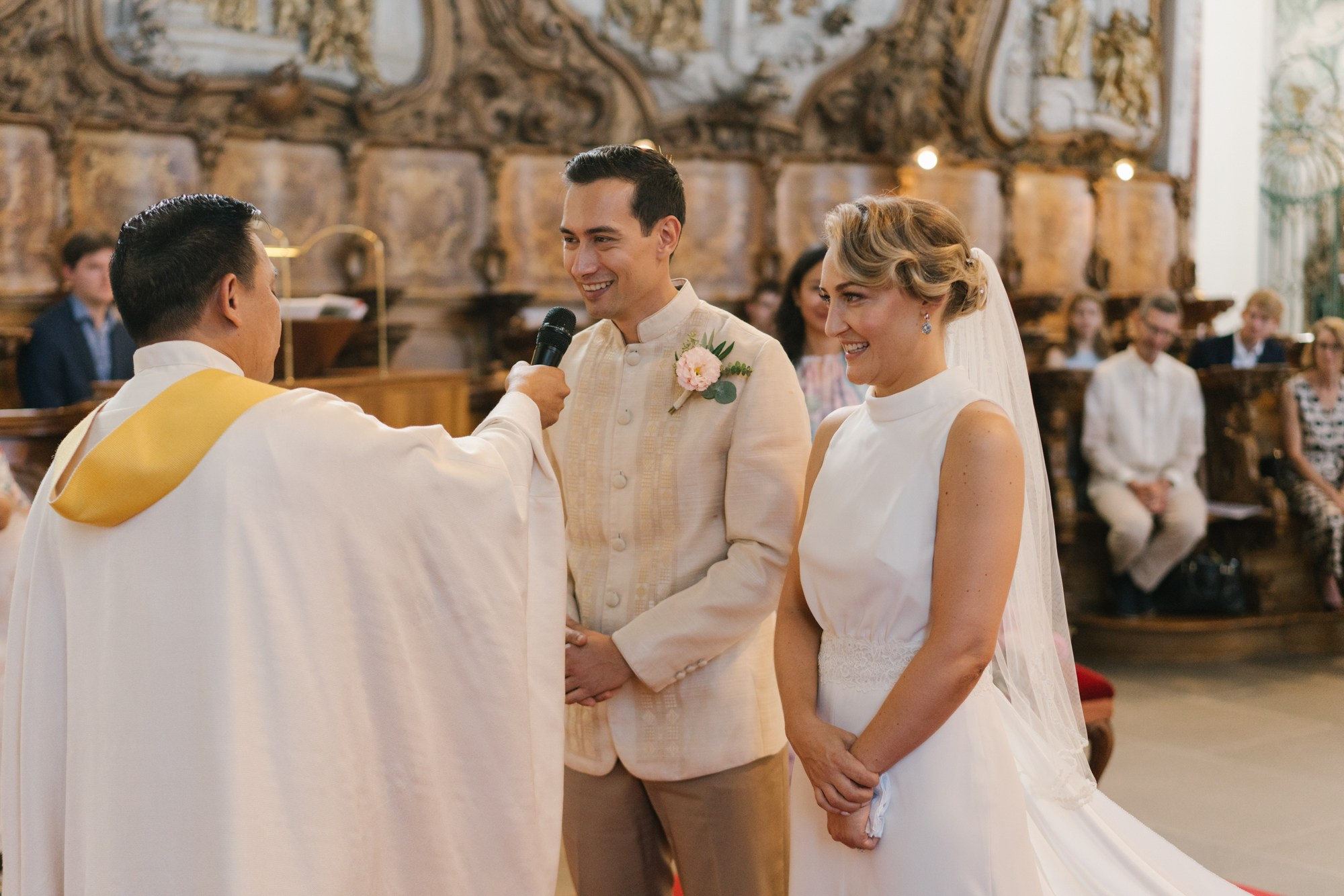 Wedding ceremony in St Gallen Cathedral by photographer in Switzerland. Inna Zaytseva Photography | Photographer in Munich | Content Creation