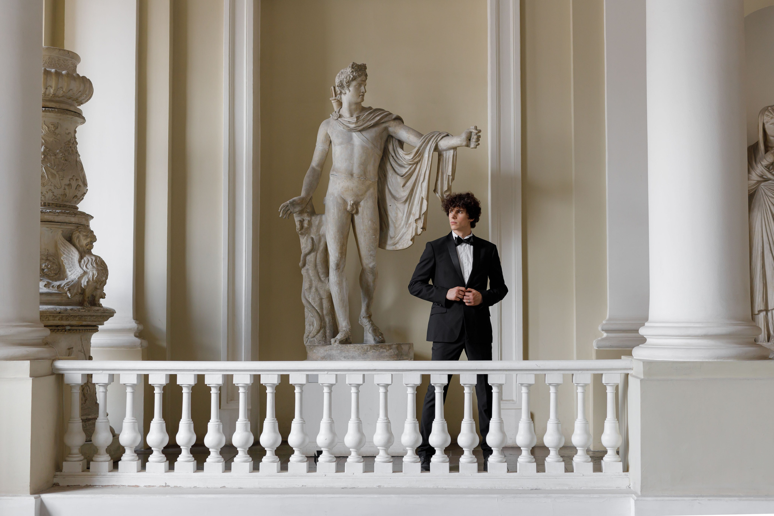 Museum elopement. Photographer Anna Curly | Weddings and Events in Dubai