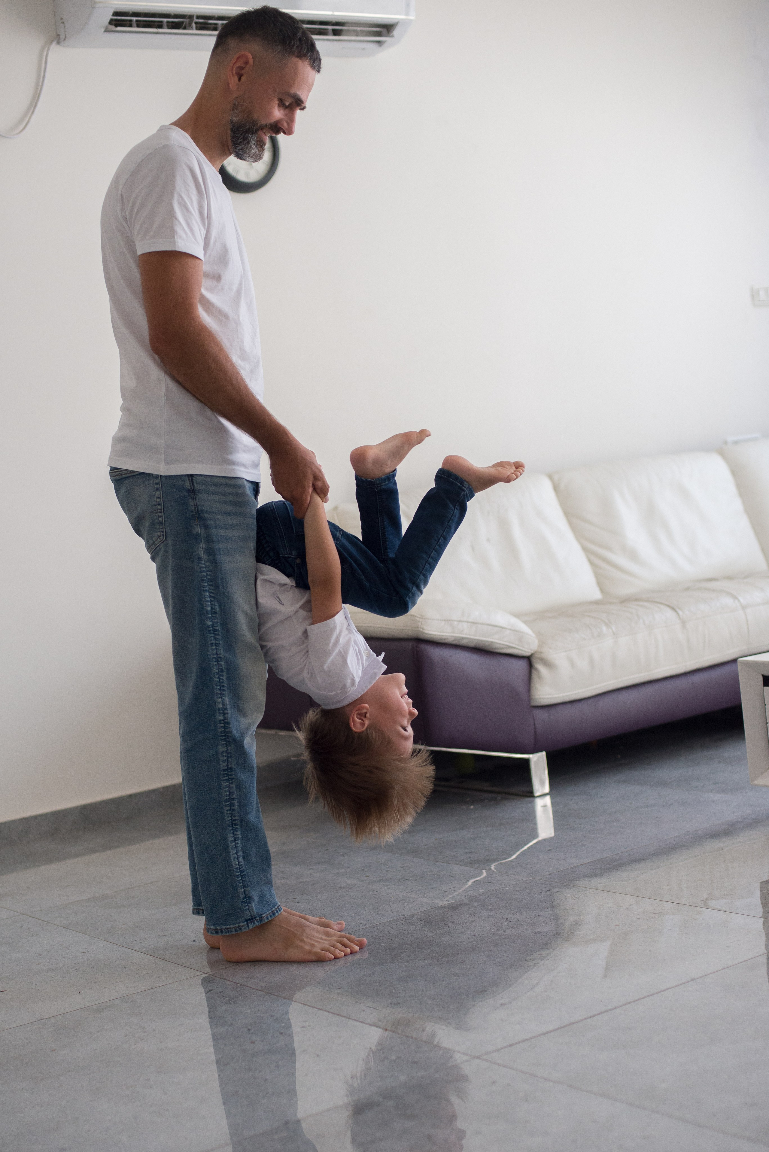 Катя, Андрей Мирон и Лео. Визуальный брендинг