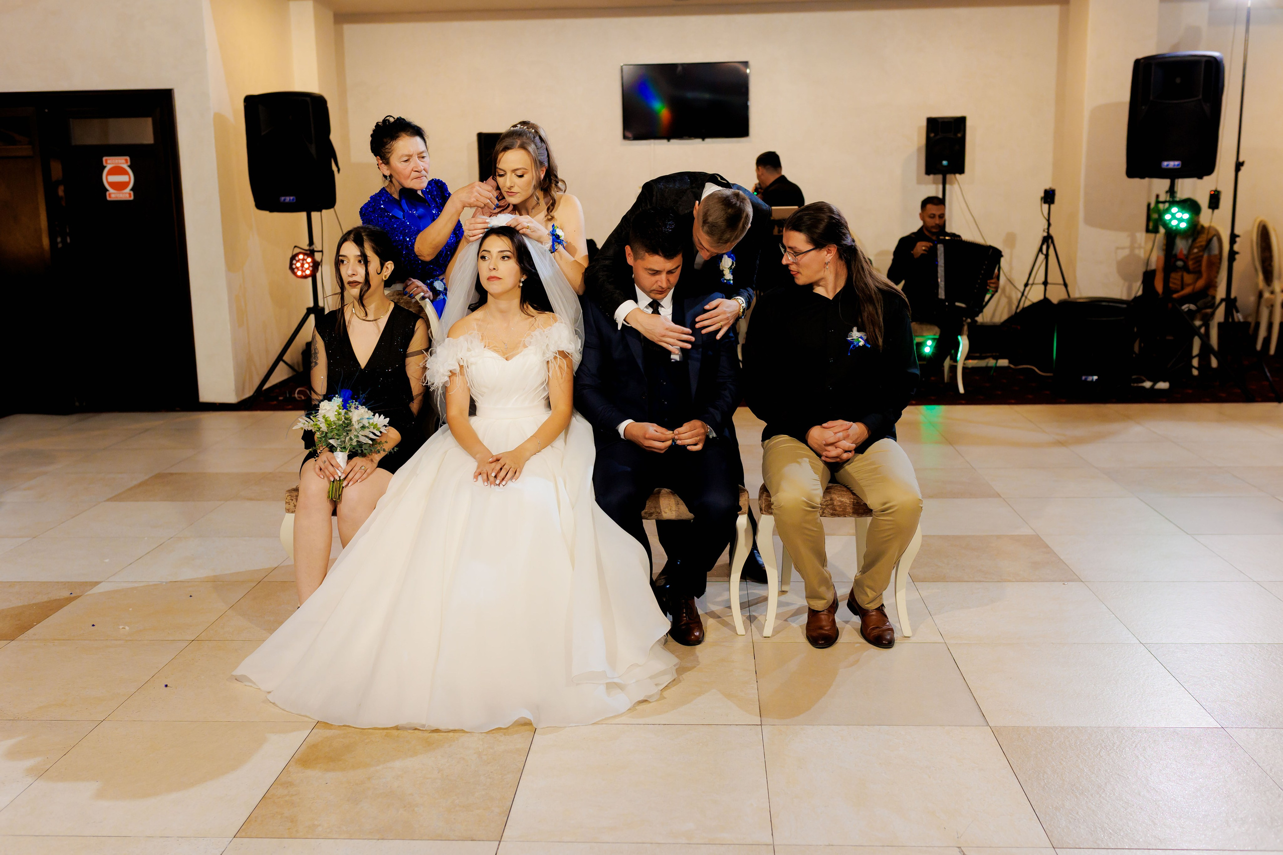 Loredana & Emilian – Ziua Nunții | Videografie - fotografie Botez Suceava, Iași, Botoșani. Servicii foto-video profesionale, pentru momente de neuitat