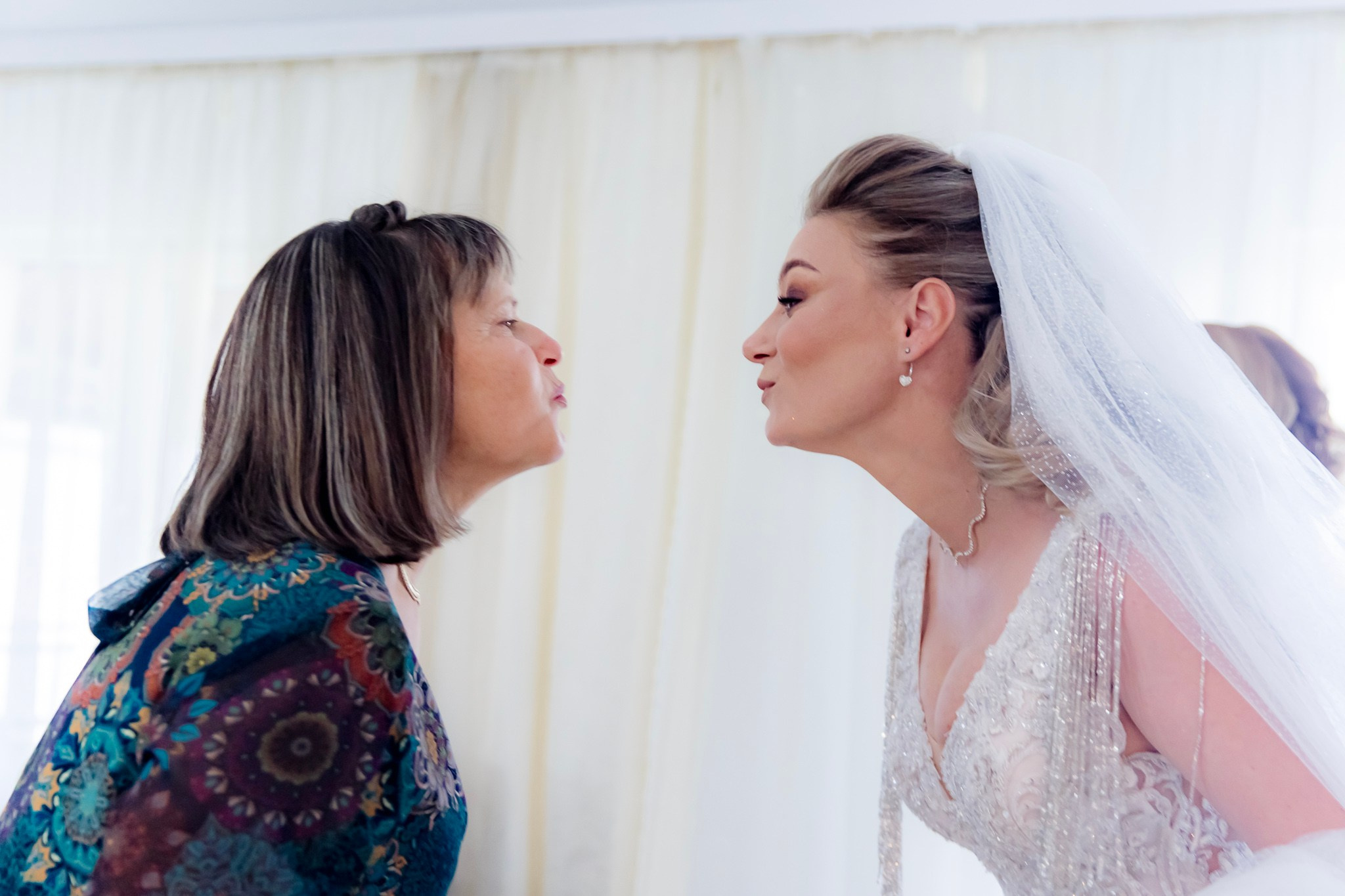 Mihai & Oana. Servicii foto-video profesionale, pentru momente de neuitat