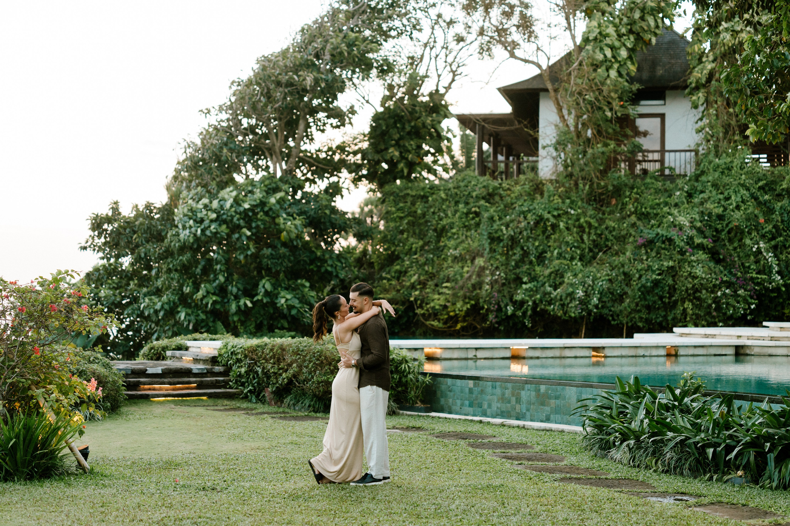 Nicolaos & Ivanna. Female Photographer in Bali