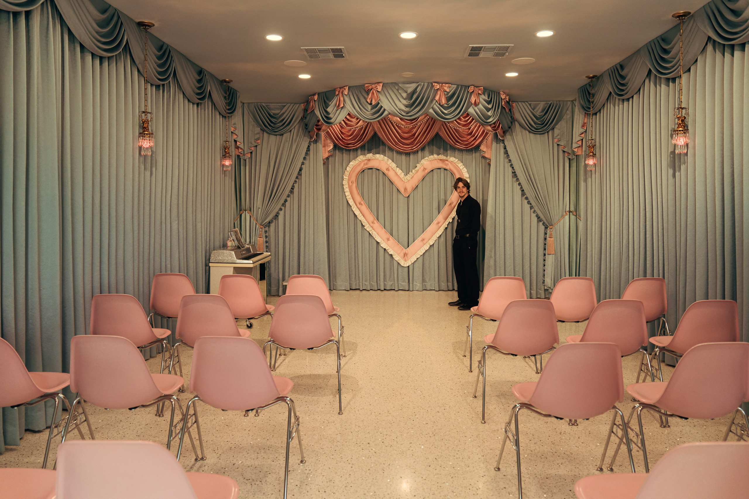 Wanda&Chance. Wedding & elopement photographer Viktoriya Kravtsov. Las Vegas