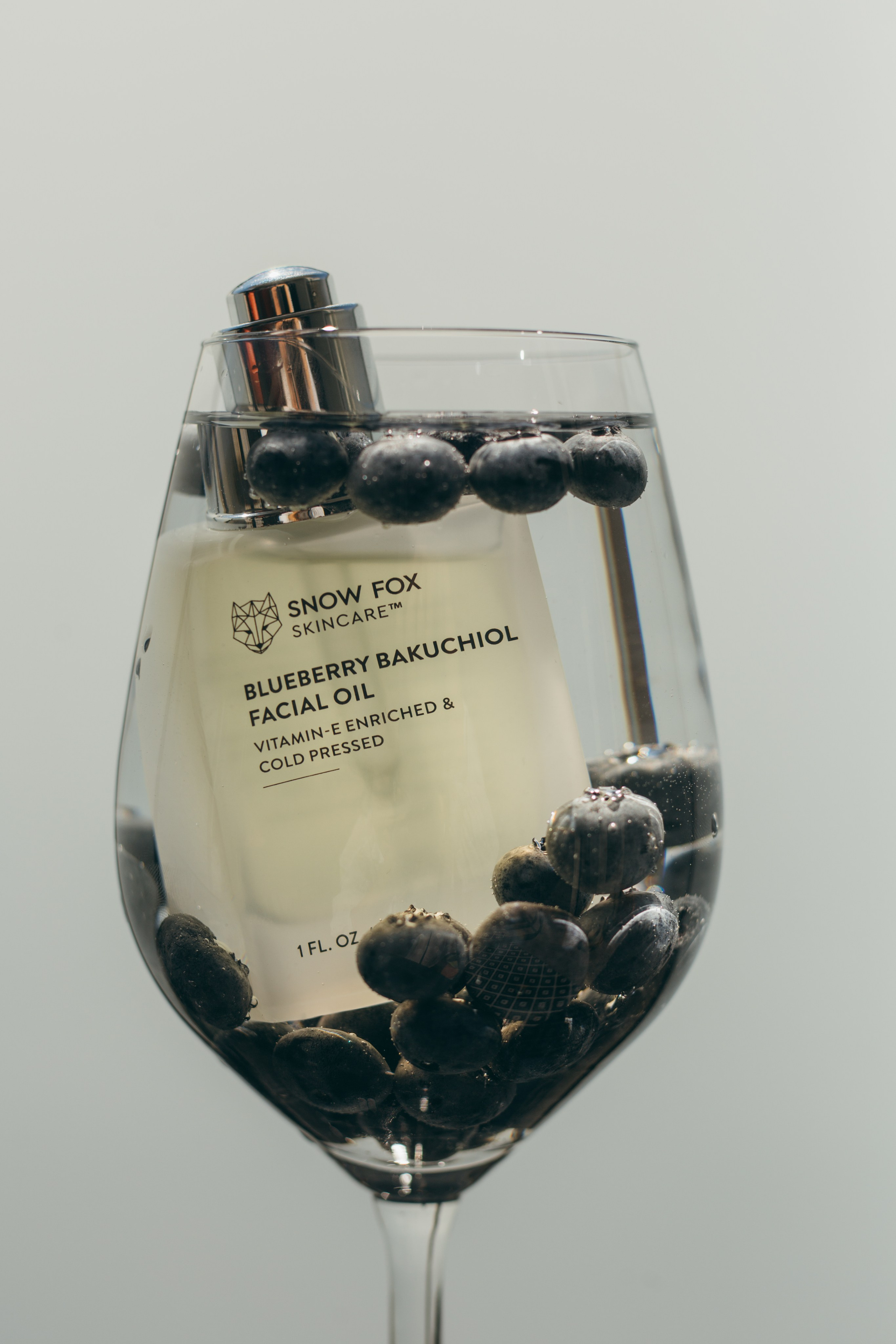 Product photo shoot for a skincare company company. Social media agency|Corporate photography|Lausanne|Geneva|Switzerland