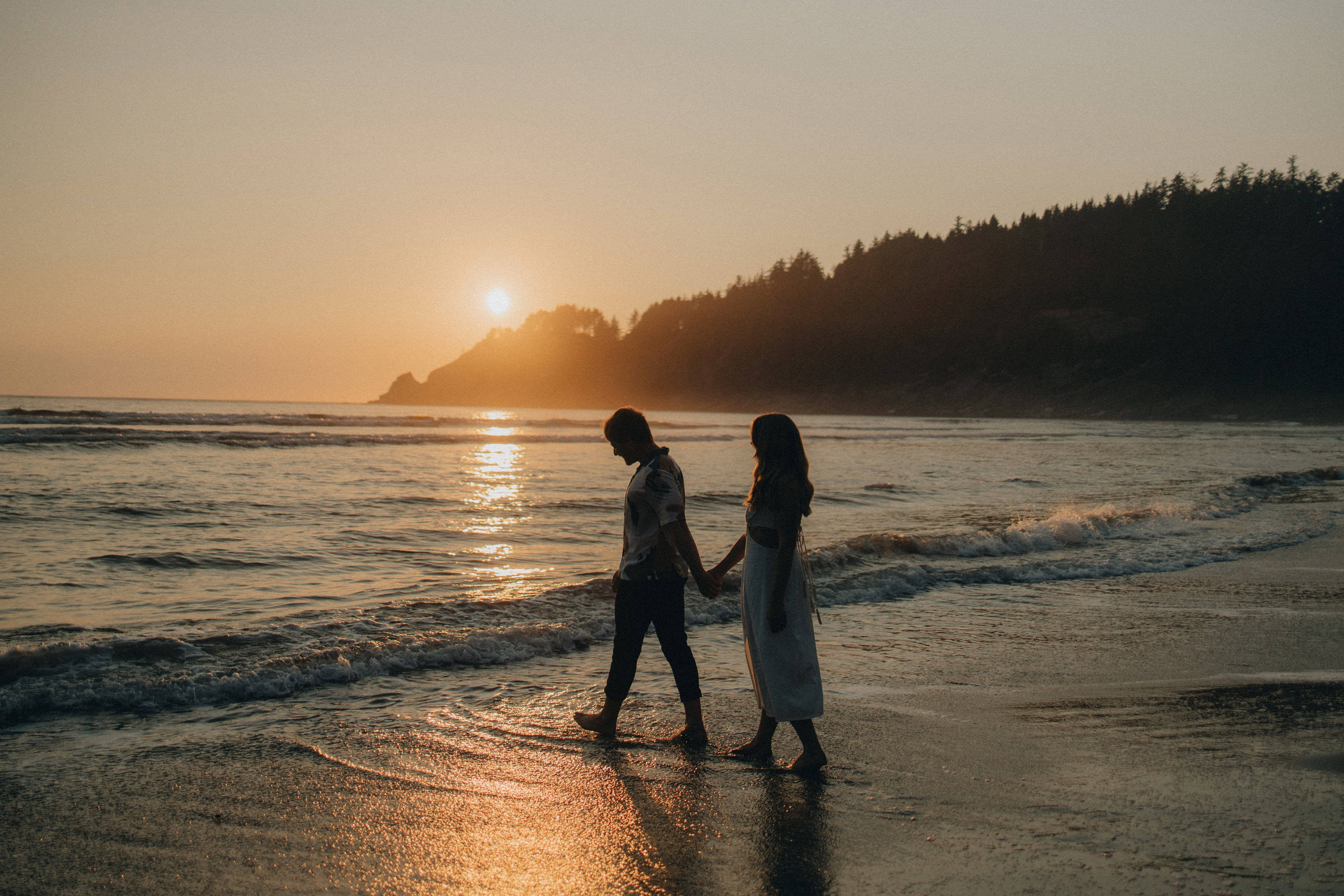 Engagement Photography at Cannon Beach | Jessie & Isaac's Session by Georgy Shishkin | Capturing Moments in Portland, Seattle, Bend & Oregon. Capturing Love in the Heart of the Pacific Northwes