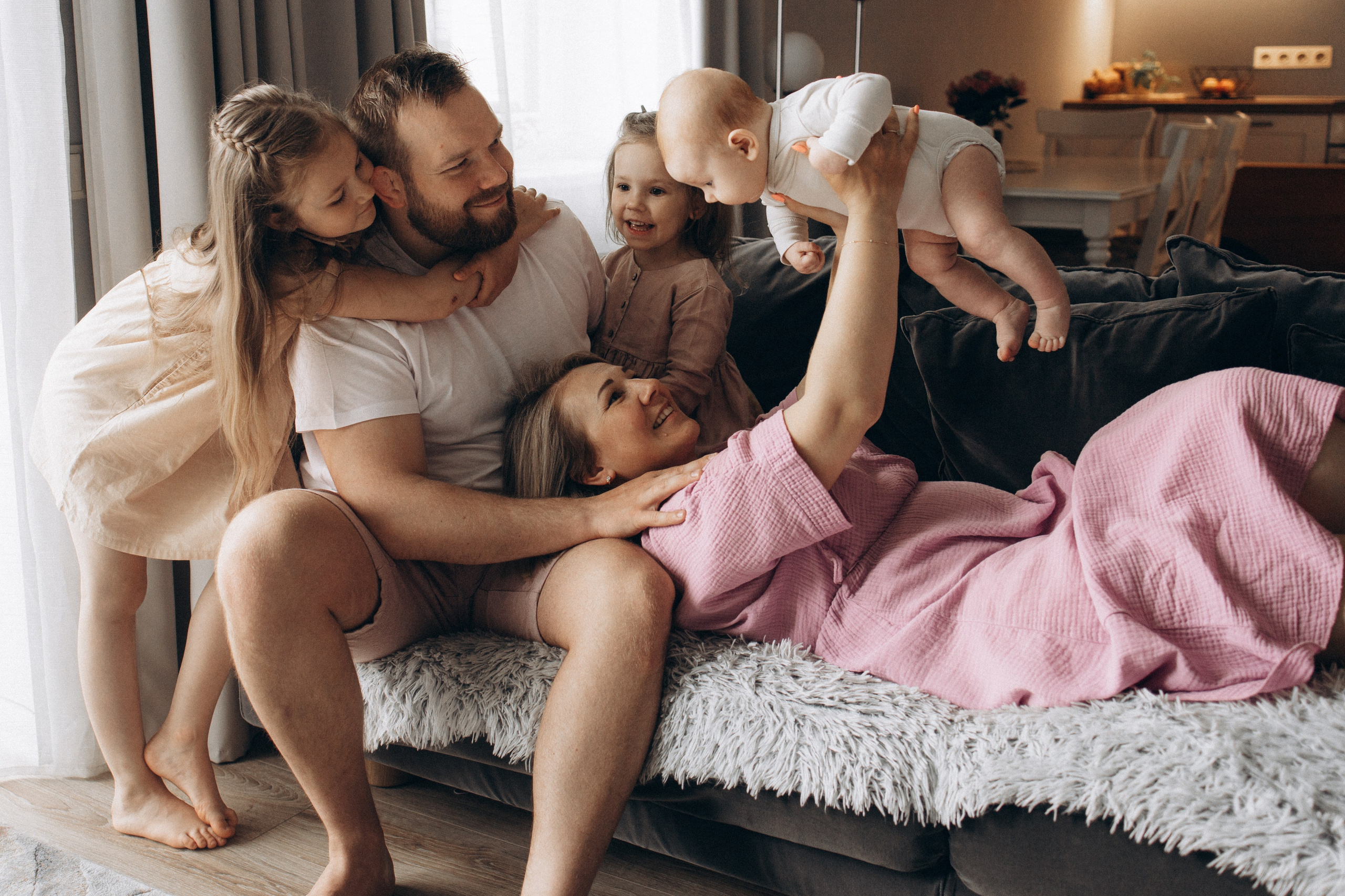 LAINES ģimene. GALVENĀ