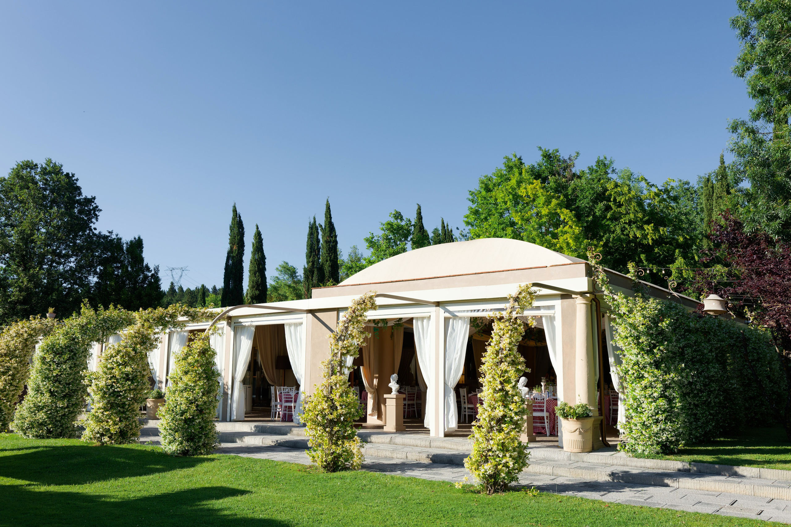 Pizza Party at Tenuta Massini, Florence, Italy. Destination Wedding Photographer — Nikita Burtsev