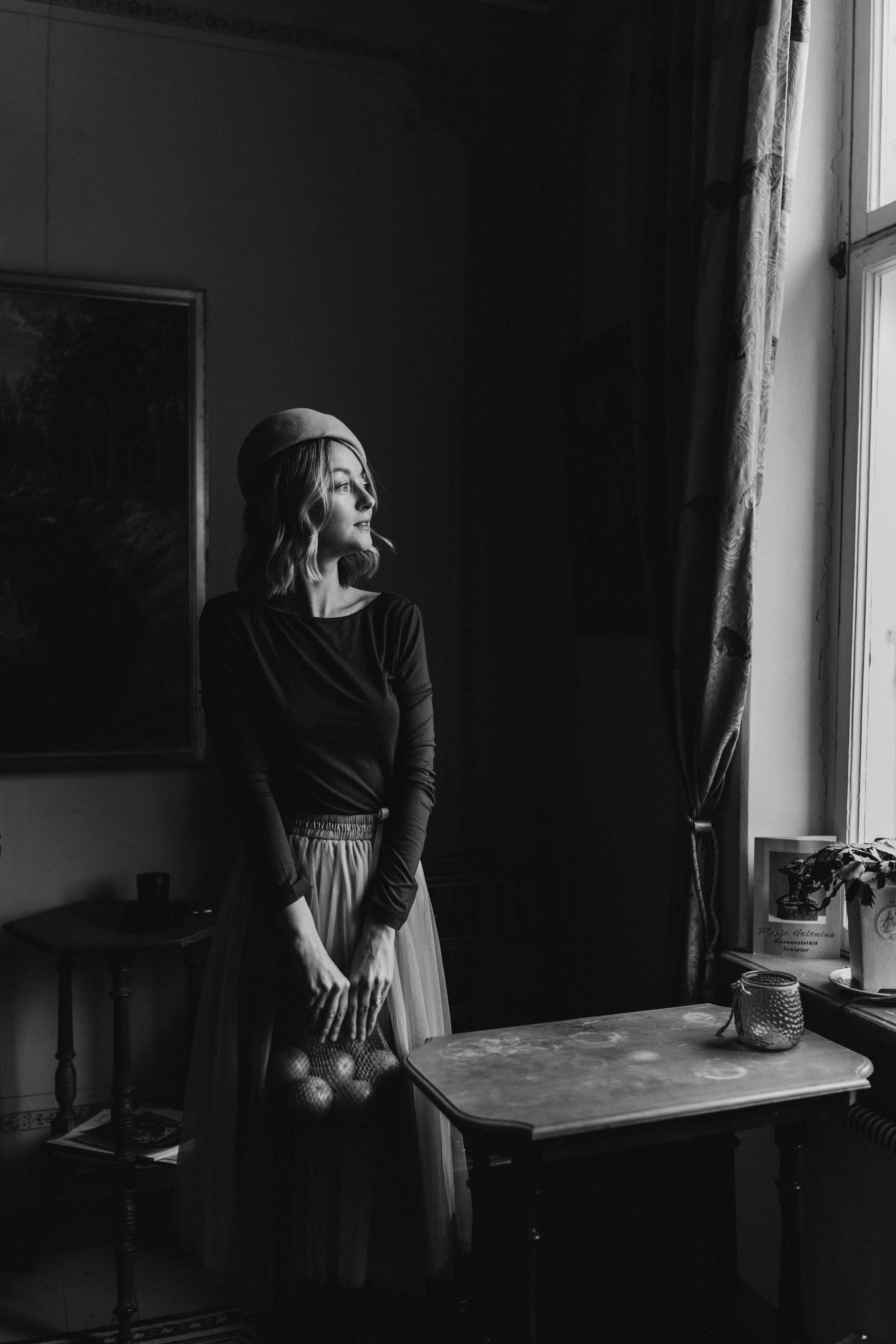 Woman phoshoot. Wedding and potrait photographer in Helsinki Vickan O