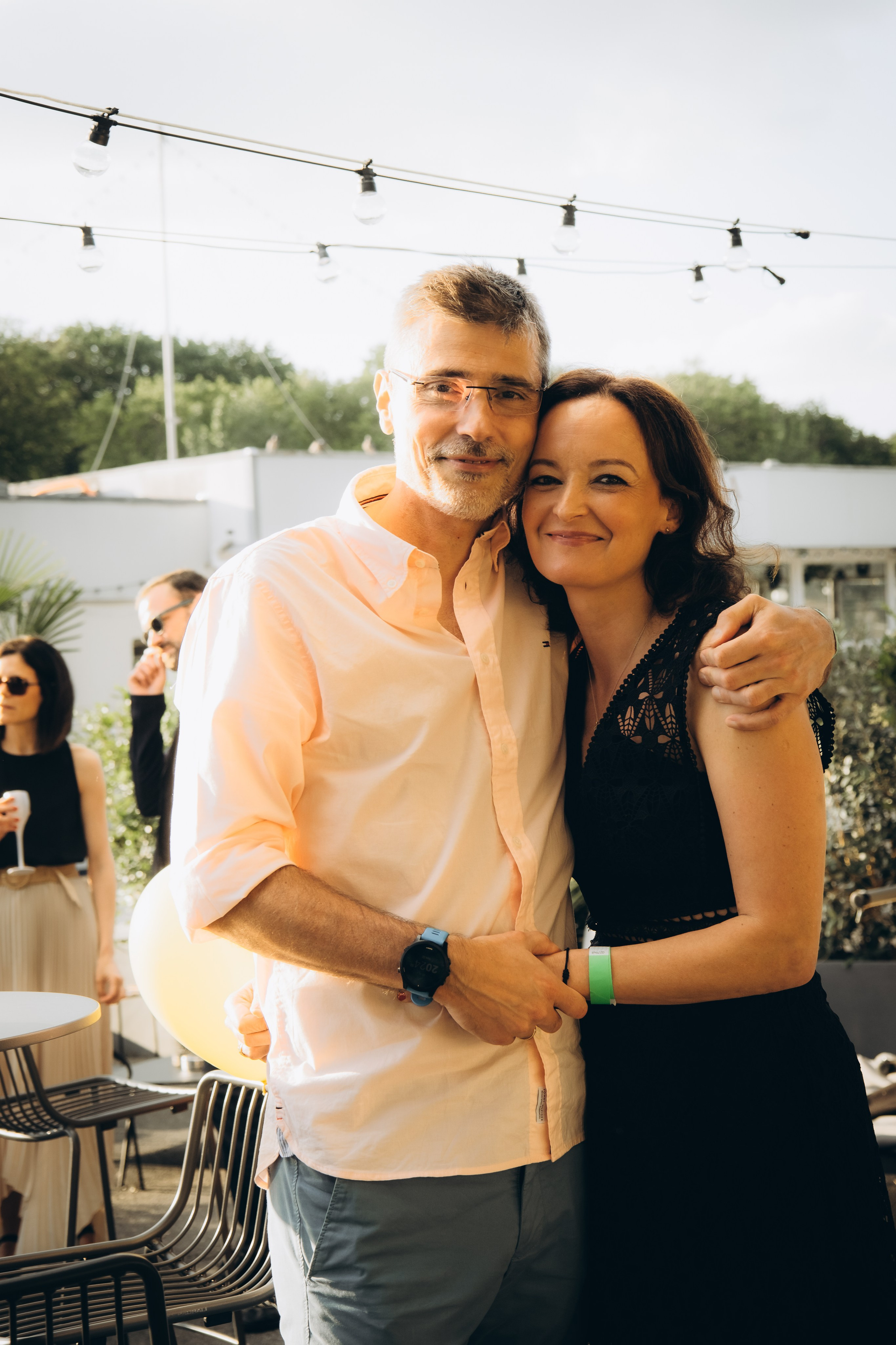 Marie’s Birthday with an Eiffel Tower view. Photographer in Paris Marina Chaput