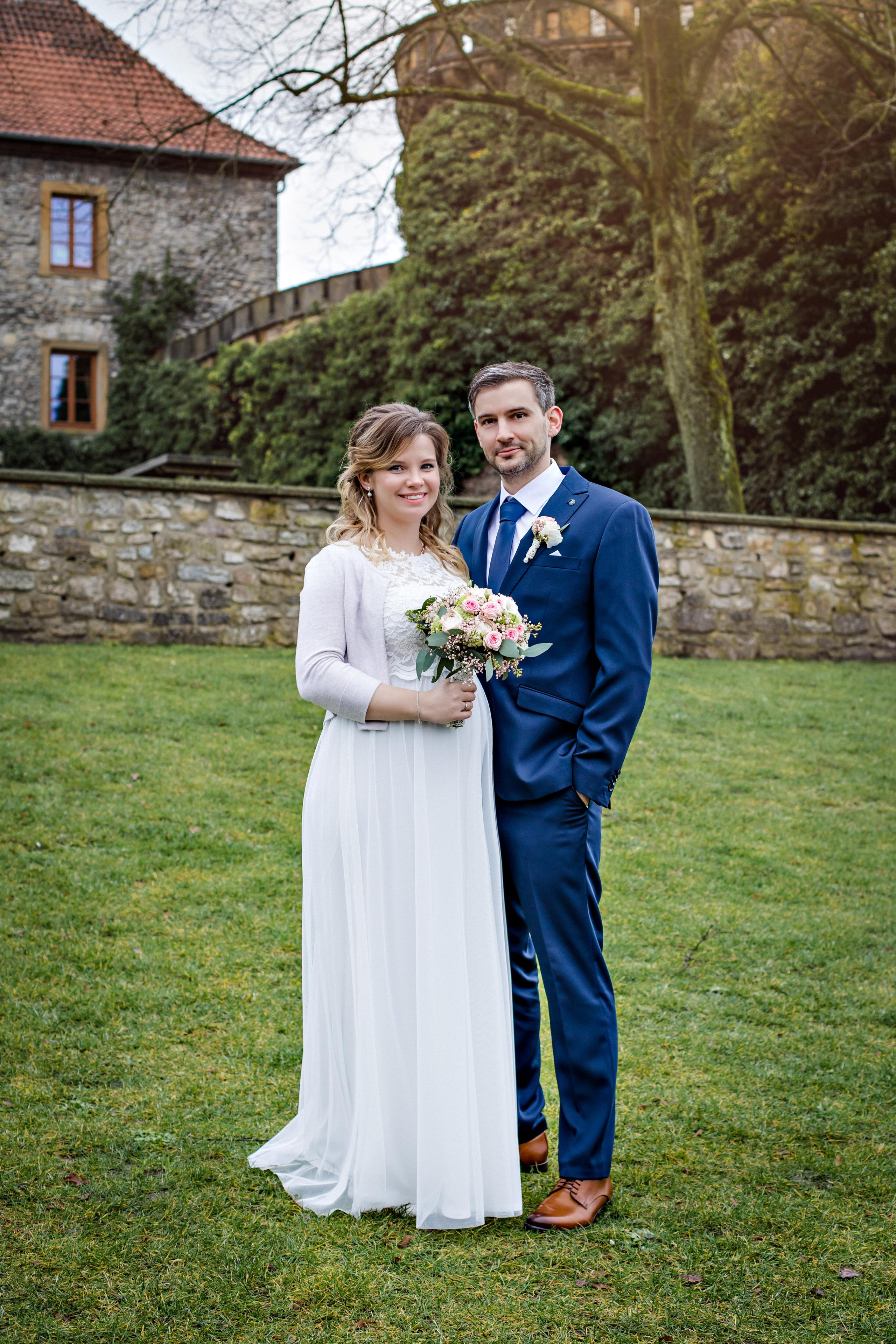 Hochzeit auf der Sparrenburg Bielefeld & Altes Rathaus – Natürliche Hochzeitsfotos & Emotionale Reportagen. Hochzeitsfotografin in Gütersloh | Authentische Hochzeitsreportagen | TK Photographie