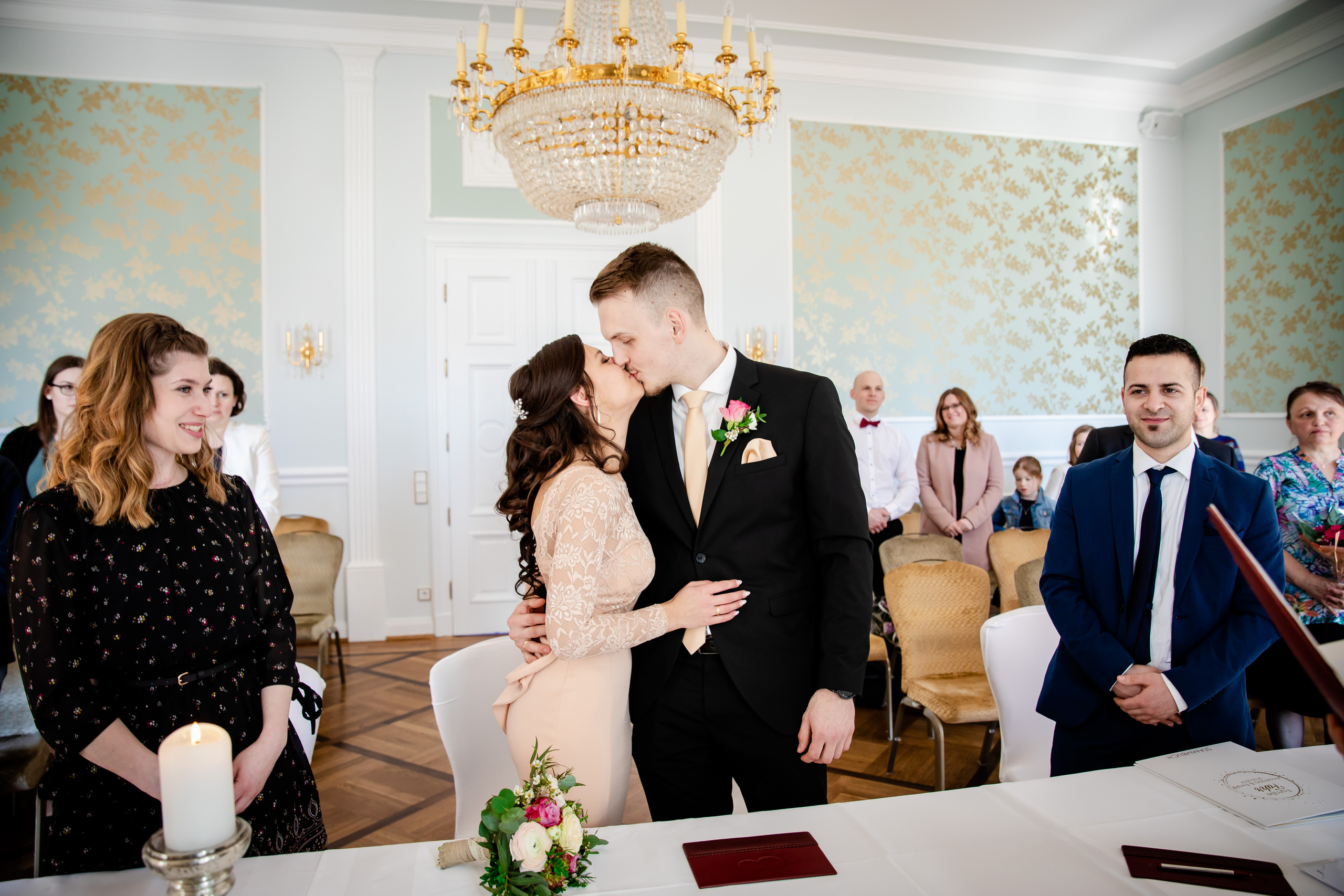 Standesamtliche Trauung Ovelgönne – Natürliche Hochzeitsfotos & Emotionale Reportagen. Hochzeitsfotografin in Gütersloh | Authentische Hochzeitsreportagen | TK Photographie