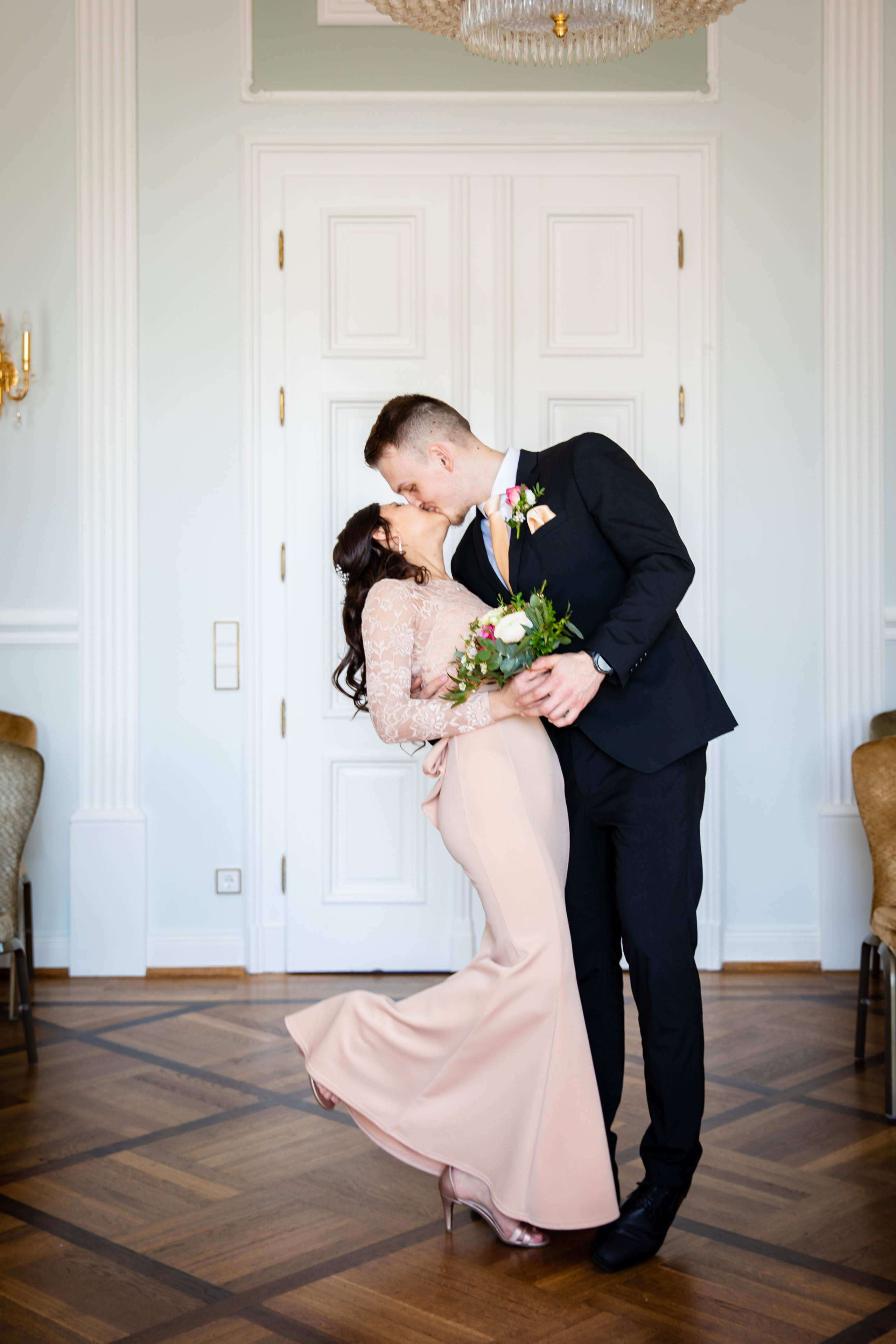 Standesamtliche Trauung Ovelgönne – Natürliche Hochzeitsfotos & Emotionale Reportagen. Hochzeitsfotografin in Gütersloh | Authentische Hochzeitsreportagen | TK Photographie