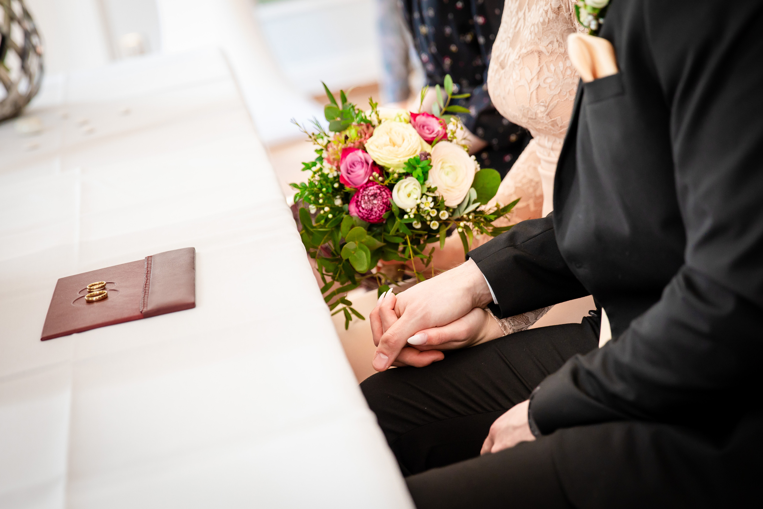 Standesamtliche Trauung Ovelgönne – Natürliche Hochzeitsfotos & Emotionale Reportagen. Hochzeitsfotografin in Gütersloh | Authentische Hochzeitsreportagen | TK Photographie