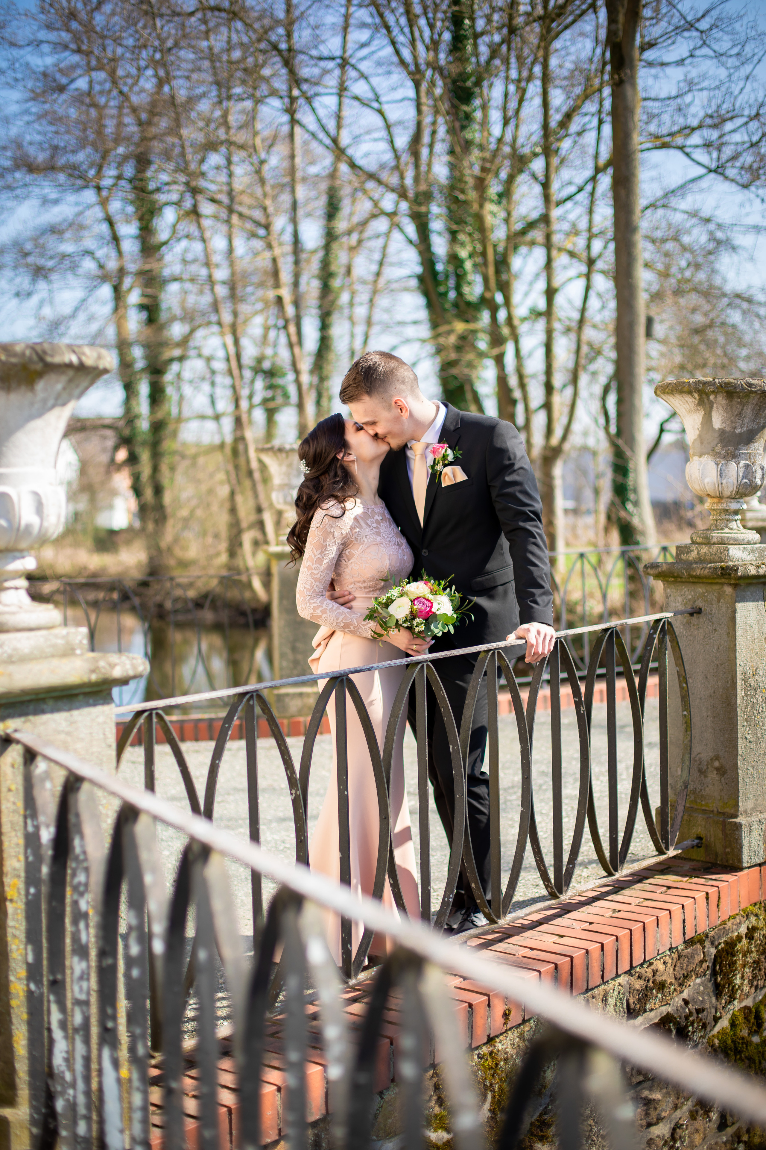 Standesamtliche Trauung Ovelgönne – Natürliche Hochzeitsfotos & Emotionale Reportagen. Hochzeitsfotografin in Gütersloh | Authentische Hochzeitsreportagen | TK Photographie