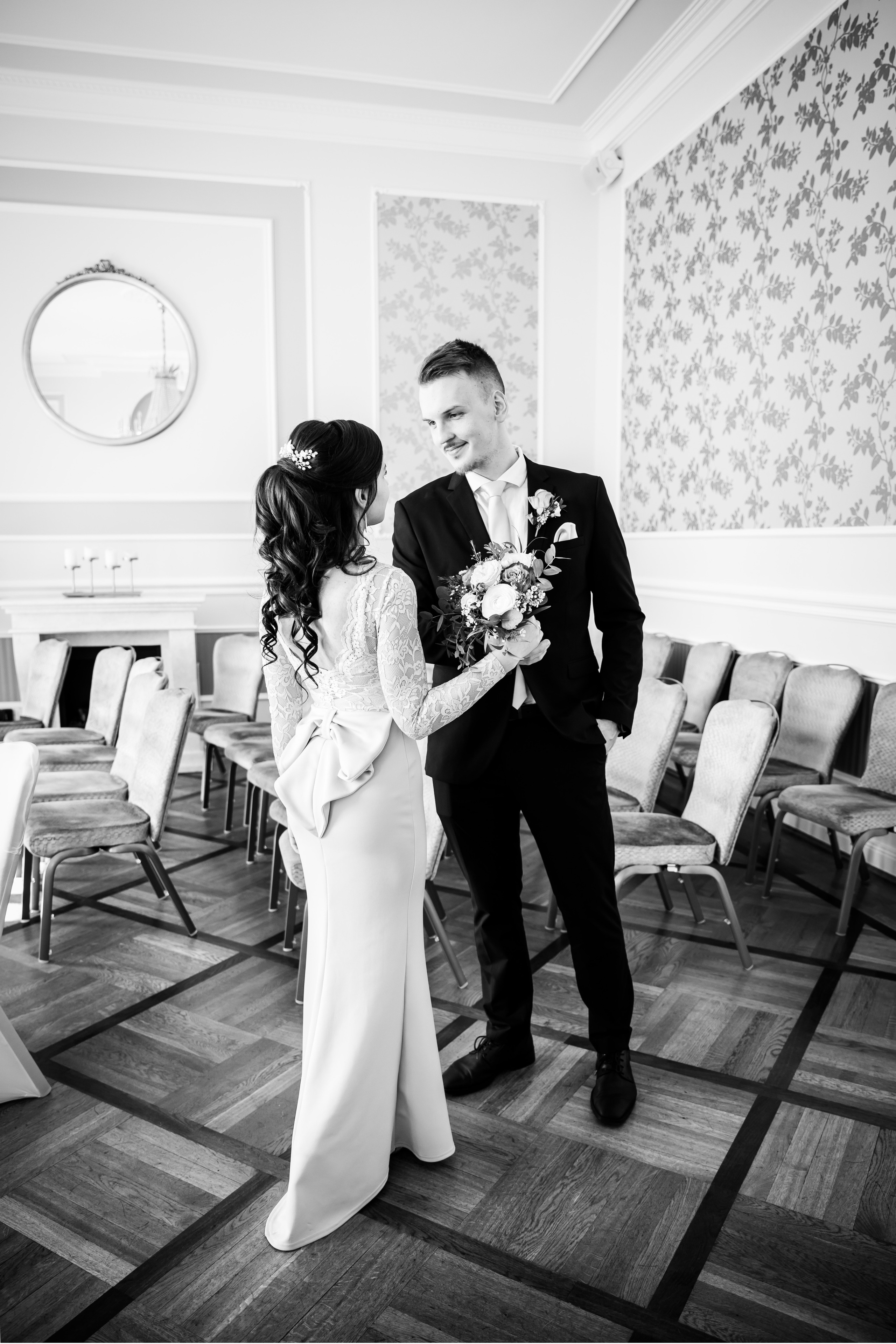 Standesamtliche Trauung Ovelgönne – Natürliche Hochzeitsfotos & Emotionale Reportagen. Hochzeitsfotografin in Gütersloh | Authentische Hochzeitsreportagen | TK Photographie