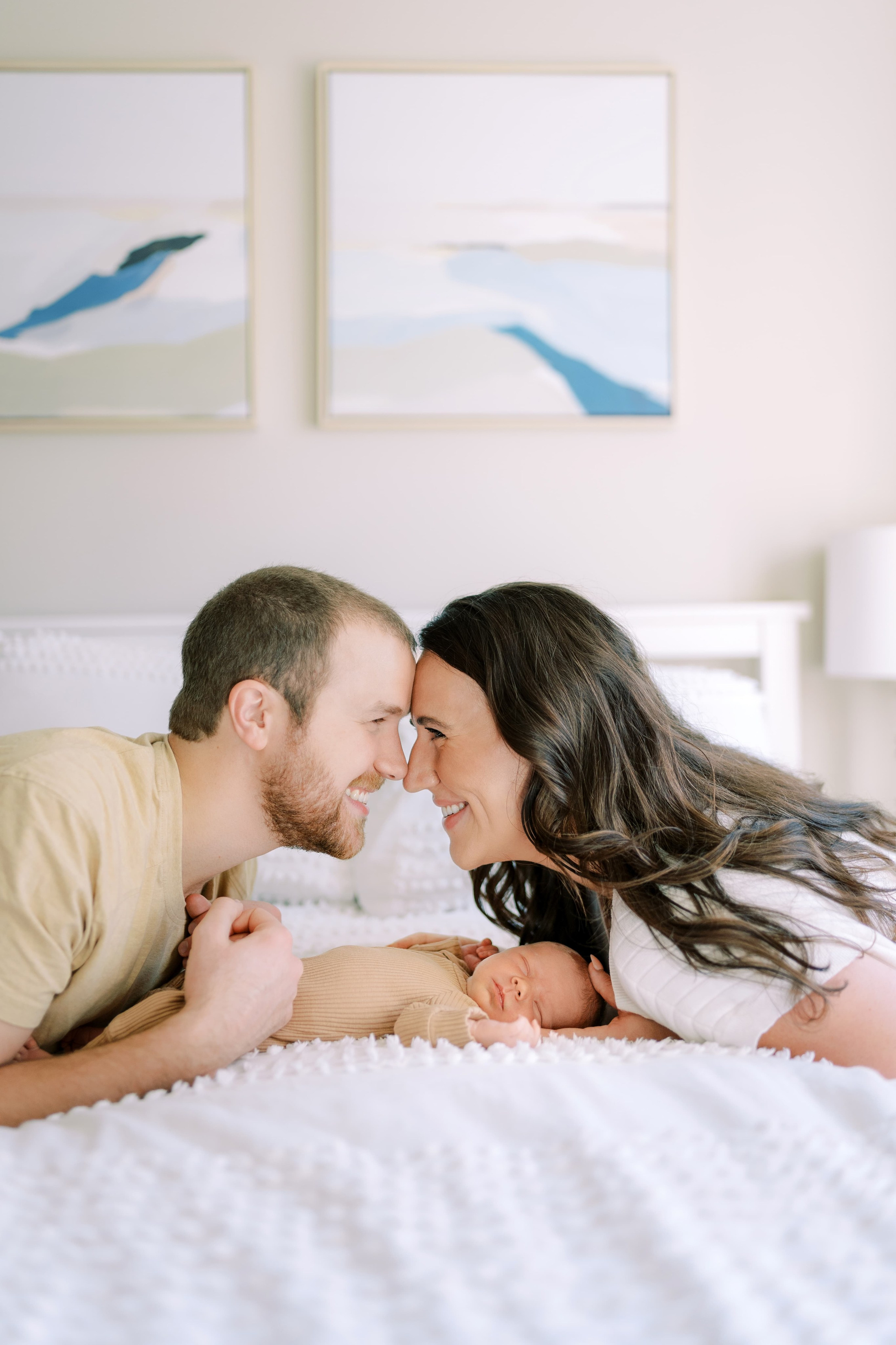 New born photoshoot at home. Anna & Entony. WA. November 2024. EVAN ARISTOV WEDDING PHOTOGRAPHY — Seattle Wedding Photographer