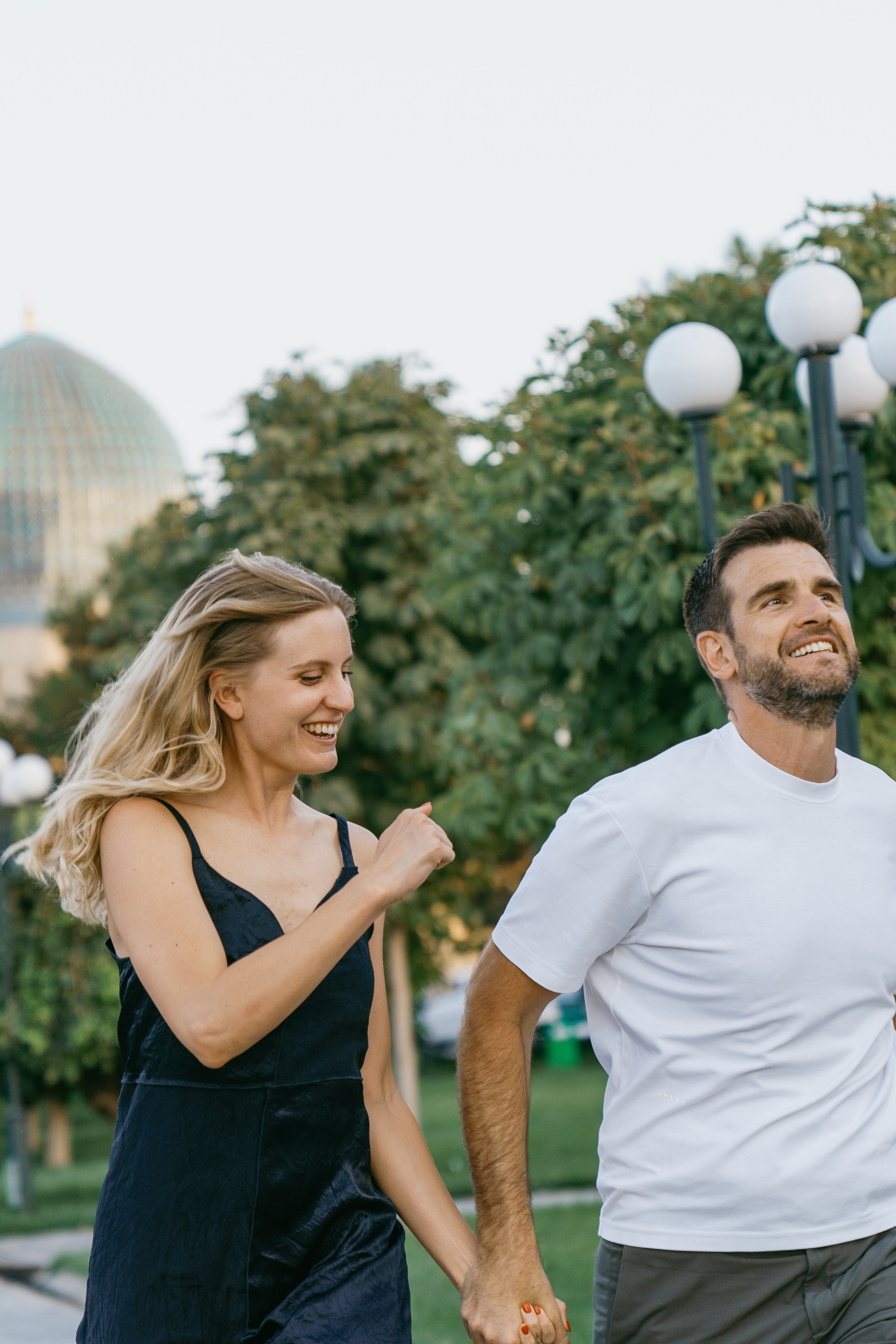 Love Story photoshoot in Samarkand with the backdrop of Gur-Emir. Photographer in Uzbekistan and Samarkand Djasur Marupov