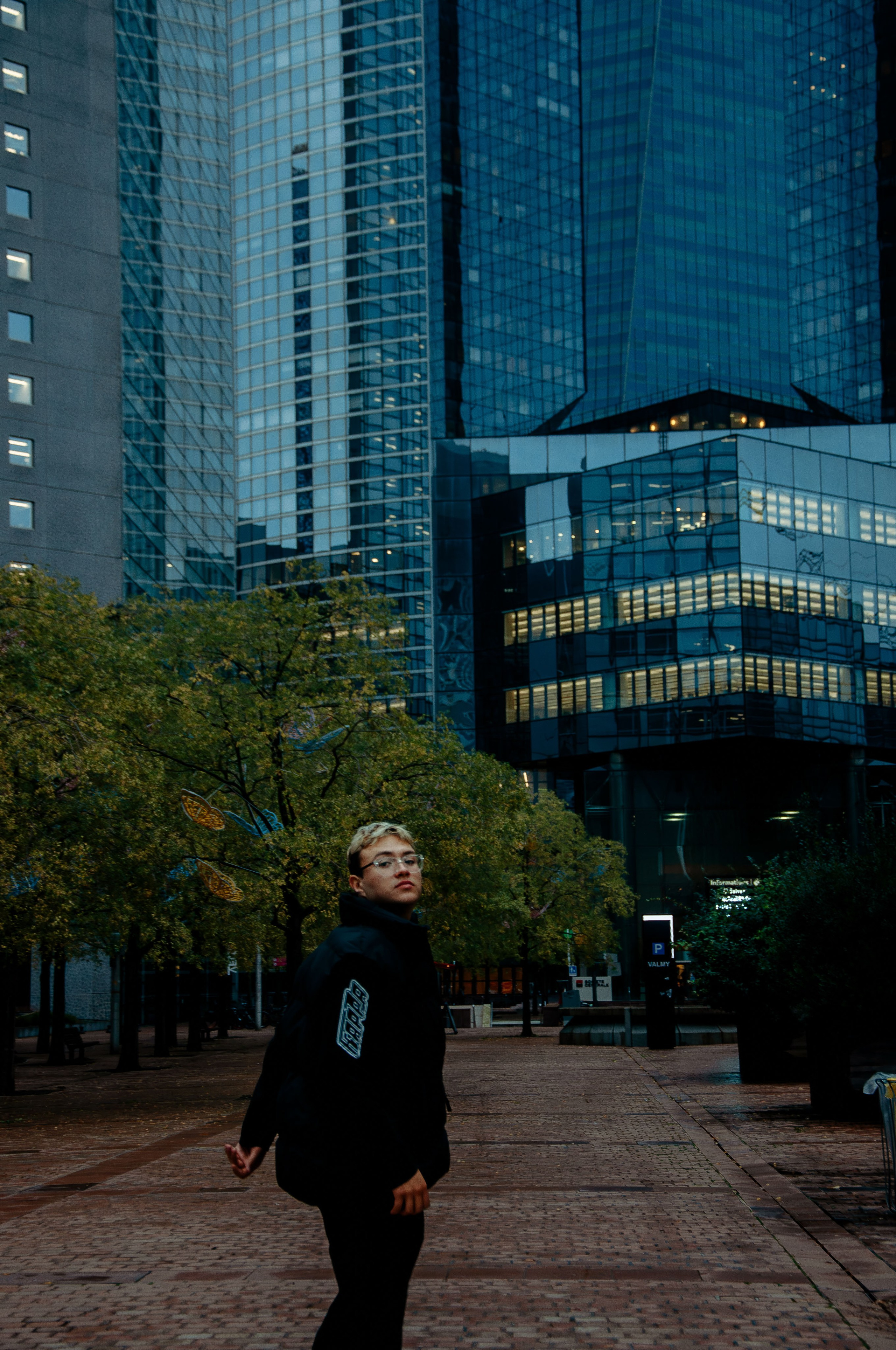 Мужская фотосессия в урбанистичном Париже. Фотограф в Париже Полина Осипова