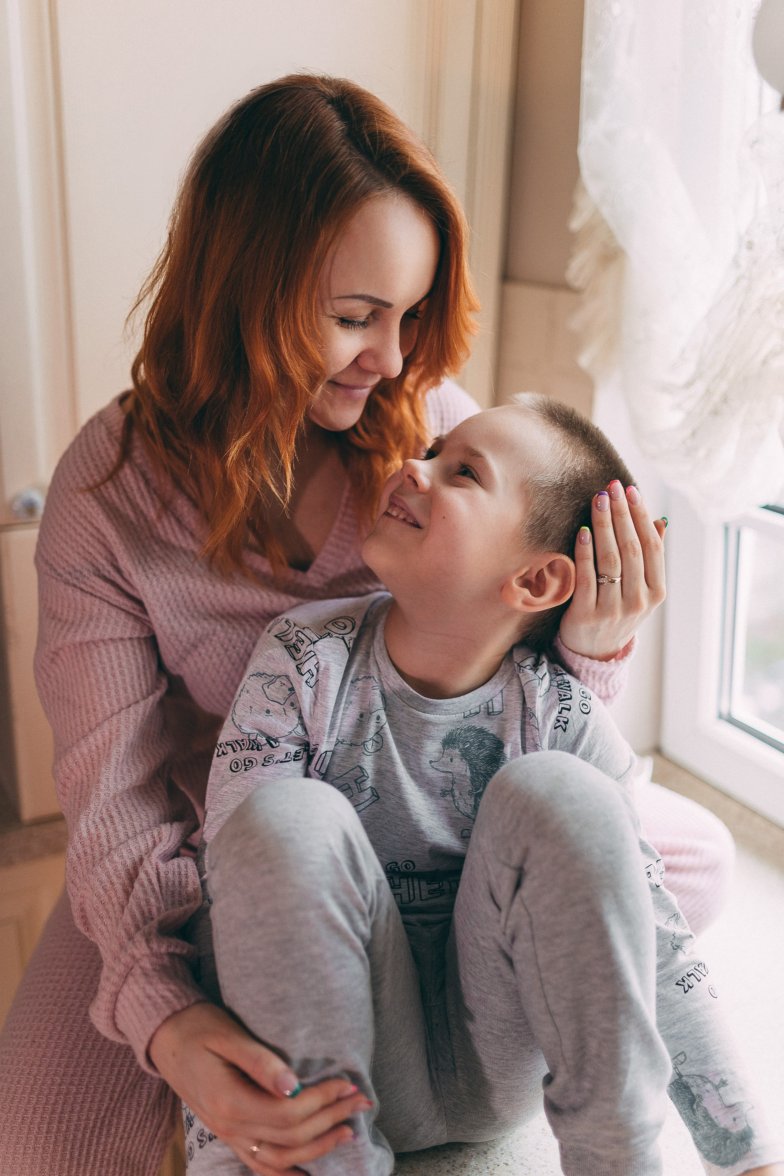 Домашняя съёмка мама с сыном. Fotogrāfs Rīgā — Katerina Gordik