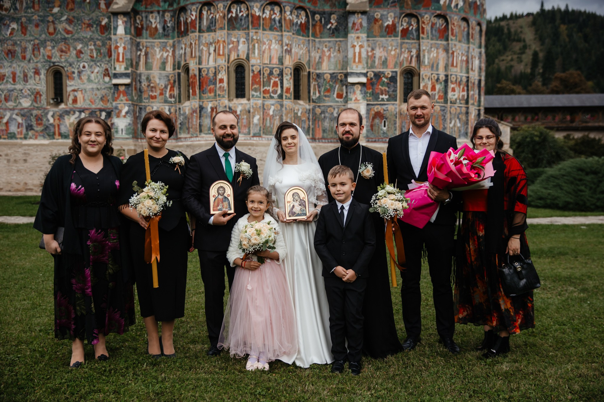 Nunta de Poveste la Sucevița: Cristi și Andreea. Servicii foto-video profesionale, pentru momente de neuitat