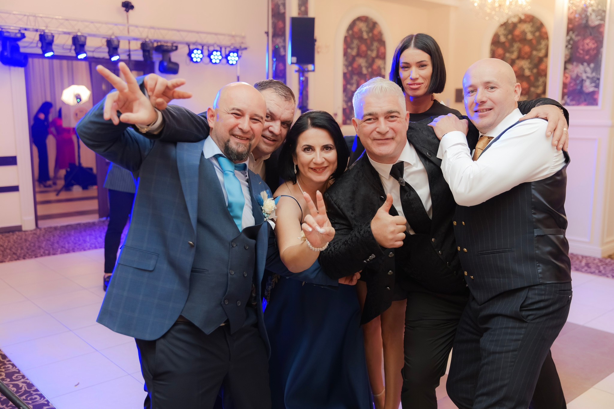 Mihai & Oana. Servicii foto-video profesionale, pentru momente de neuitat