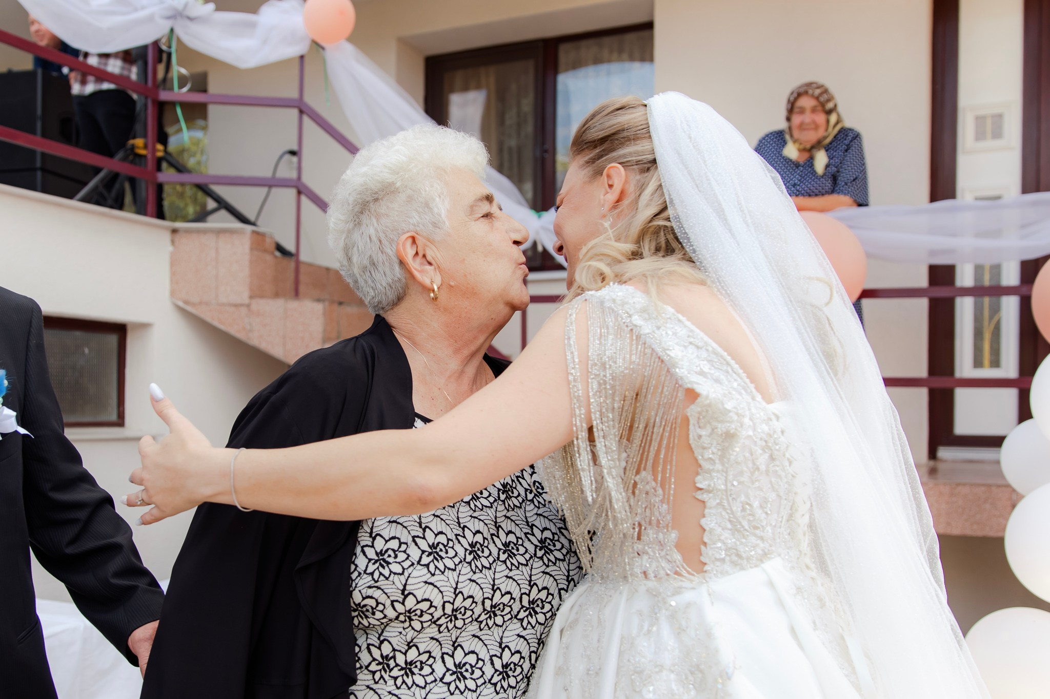 Mihai & Oana. Servicii foto-video profesionale, pentru momente de neuitat