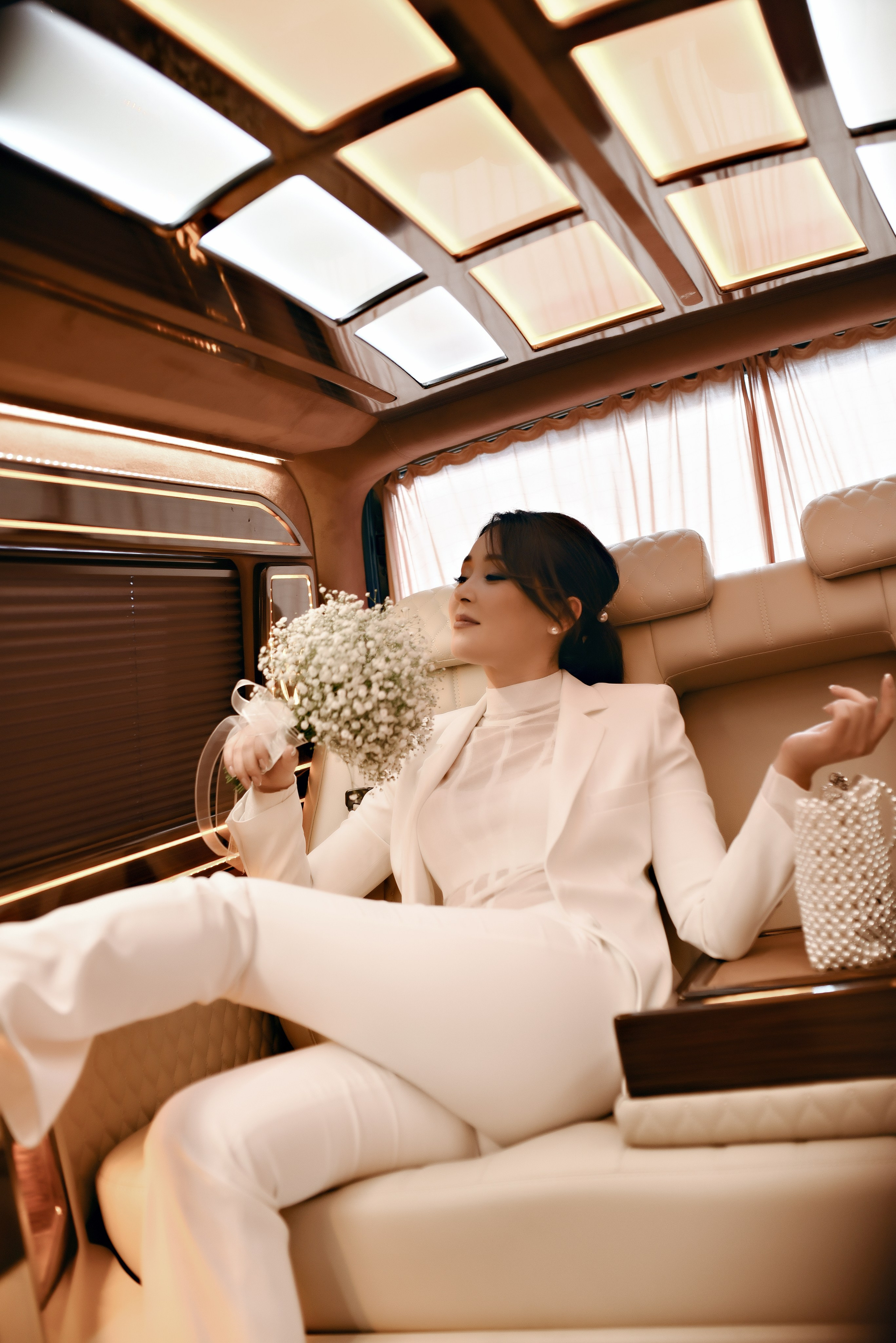 Свадебная фотосессия в Анталии — живые эмоции, искренние чувства и естественные кадры. Я свадебный фотограф в Анталии, создаю стильные и душевные истории любви на море, в отелях и ресторанах Турции. Свадьбы, love story и destination-съёмки для пар, которые ценят атмосферу, эстетику и настоящие моменты