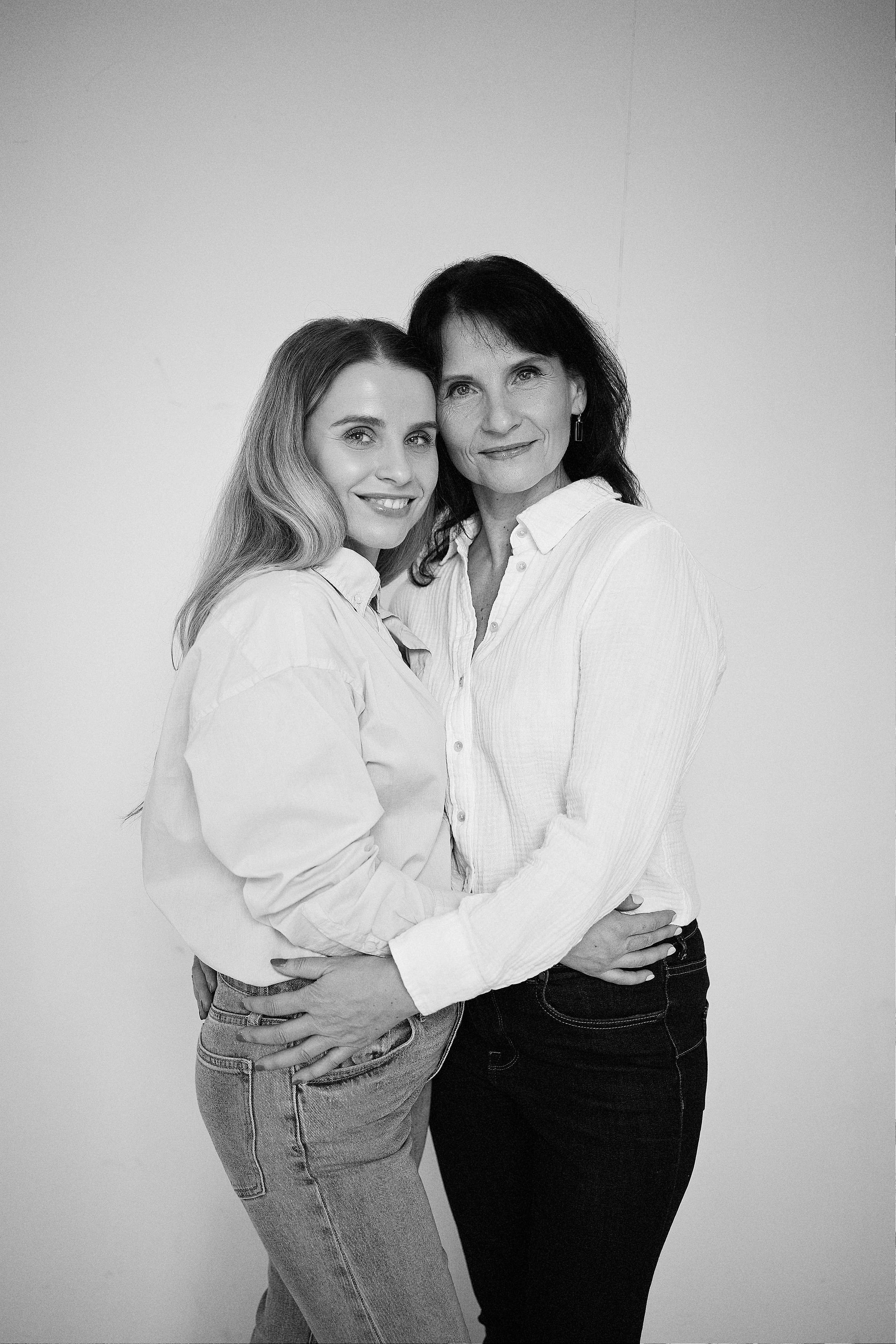 K. Rawnoir- Portrait photography by Daria Paliy.Timeless black&white portraits of women in NYC area