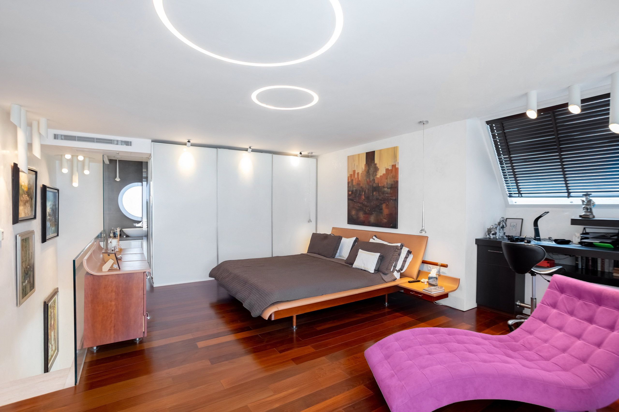 Photographer of property interiors in Israel for Booking and Airbnb