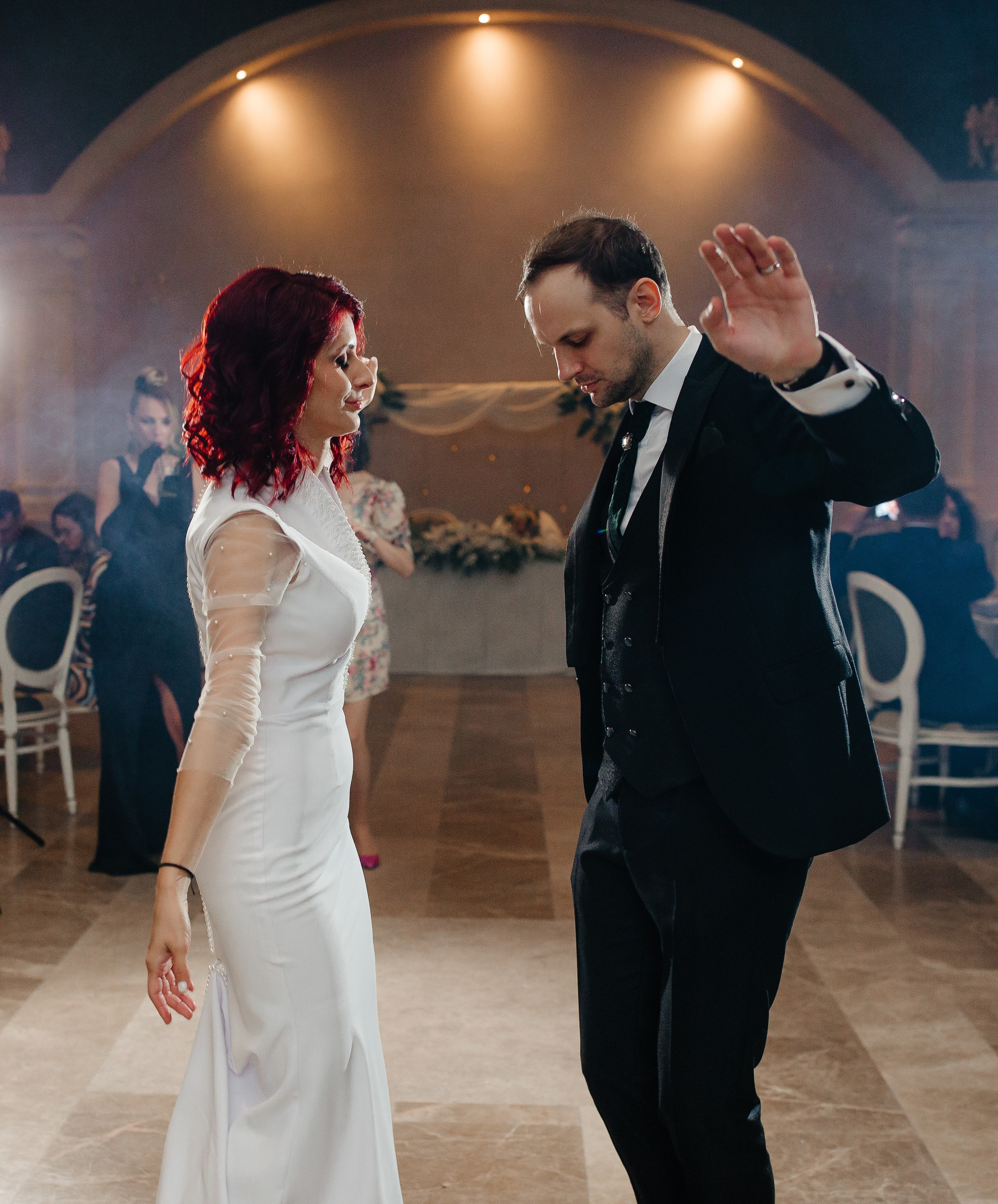 Nunta Elena & Tudor — Fotografie de nuntă în stil natural și elegant. Rares Bucur is a professional wedding photographer based in Cluj-Napoca, Romania, specializing in wedding photography