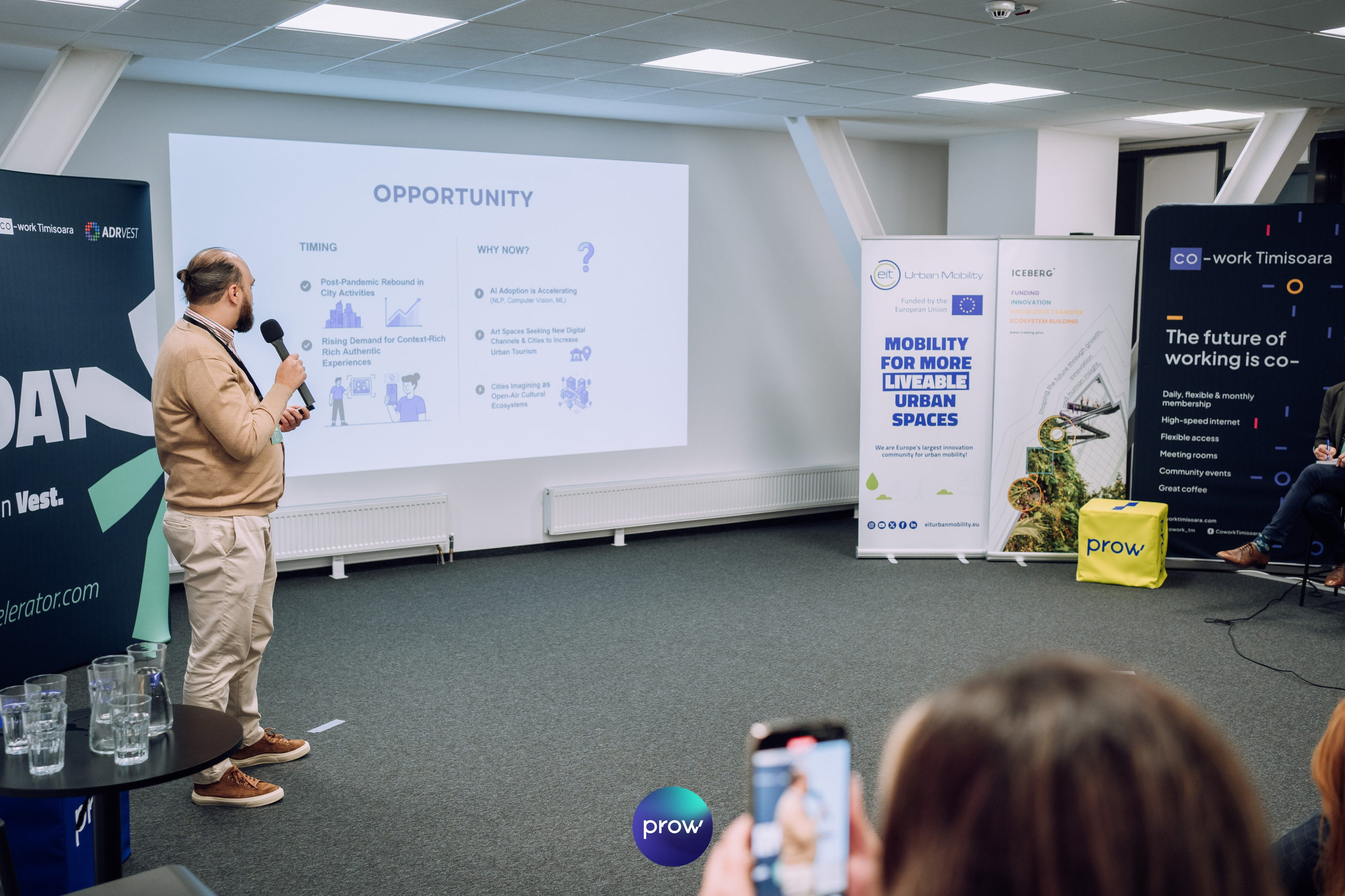 InVest DemoDay @ Cowork. Cozac Cristian Photographer