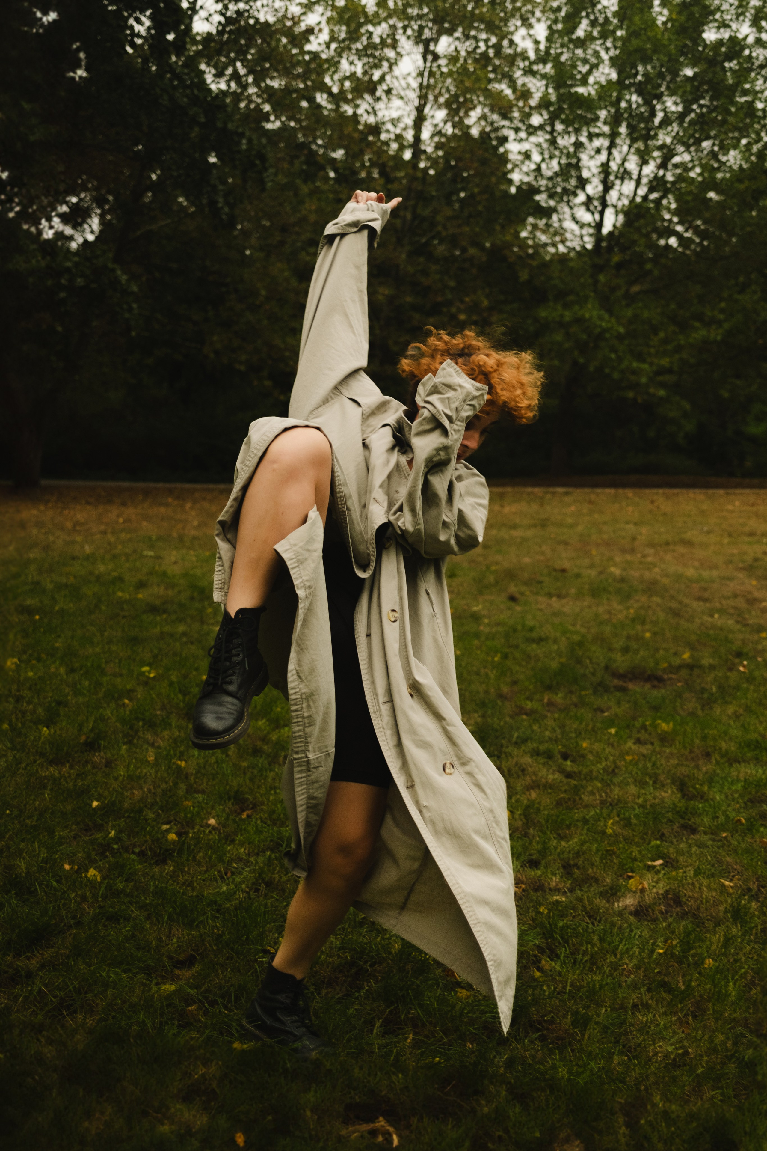 Dancing through Berlin. Professional Photographer in Berlin — Portraits, Love Story, Events, F