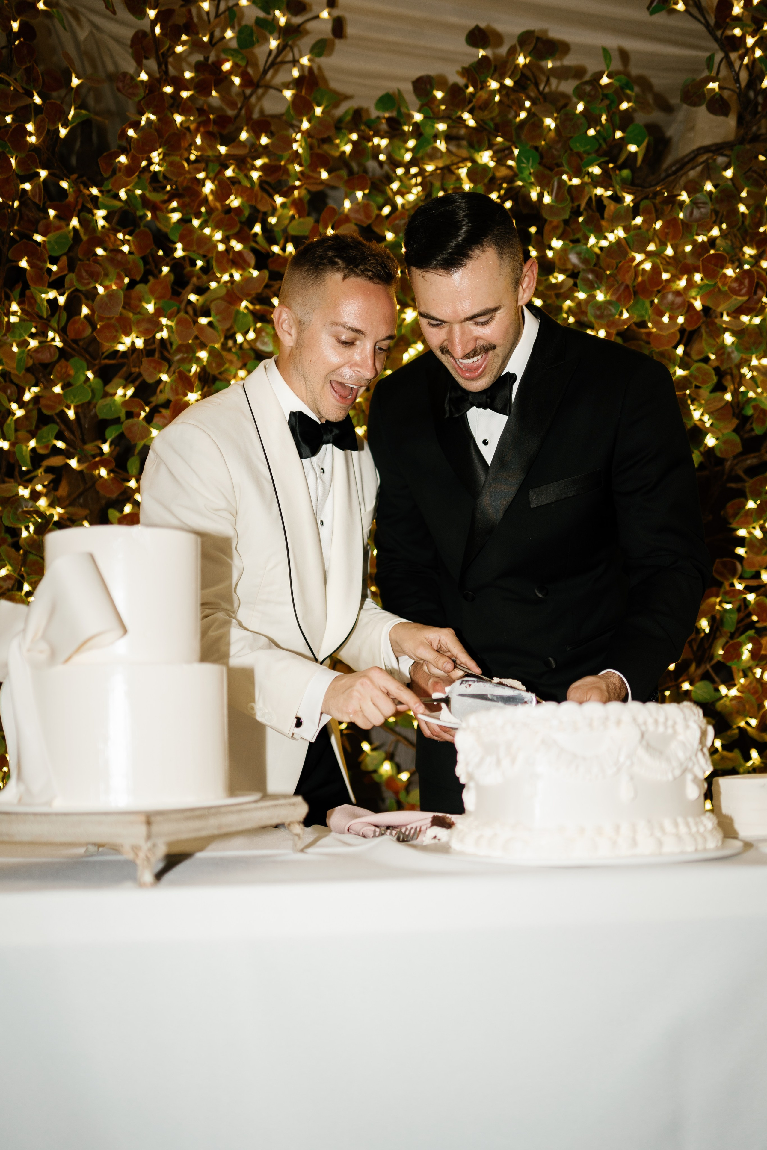 LGBT wedding photographer in California. Wedding Photography & Videography Team in California, Los Angeles, San Francisco, San Diego and Travel