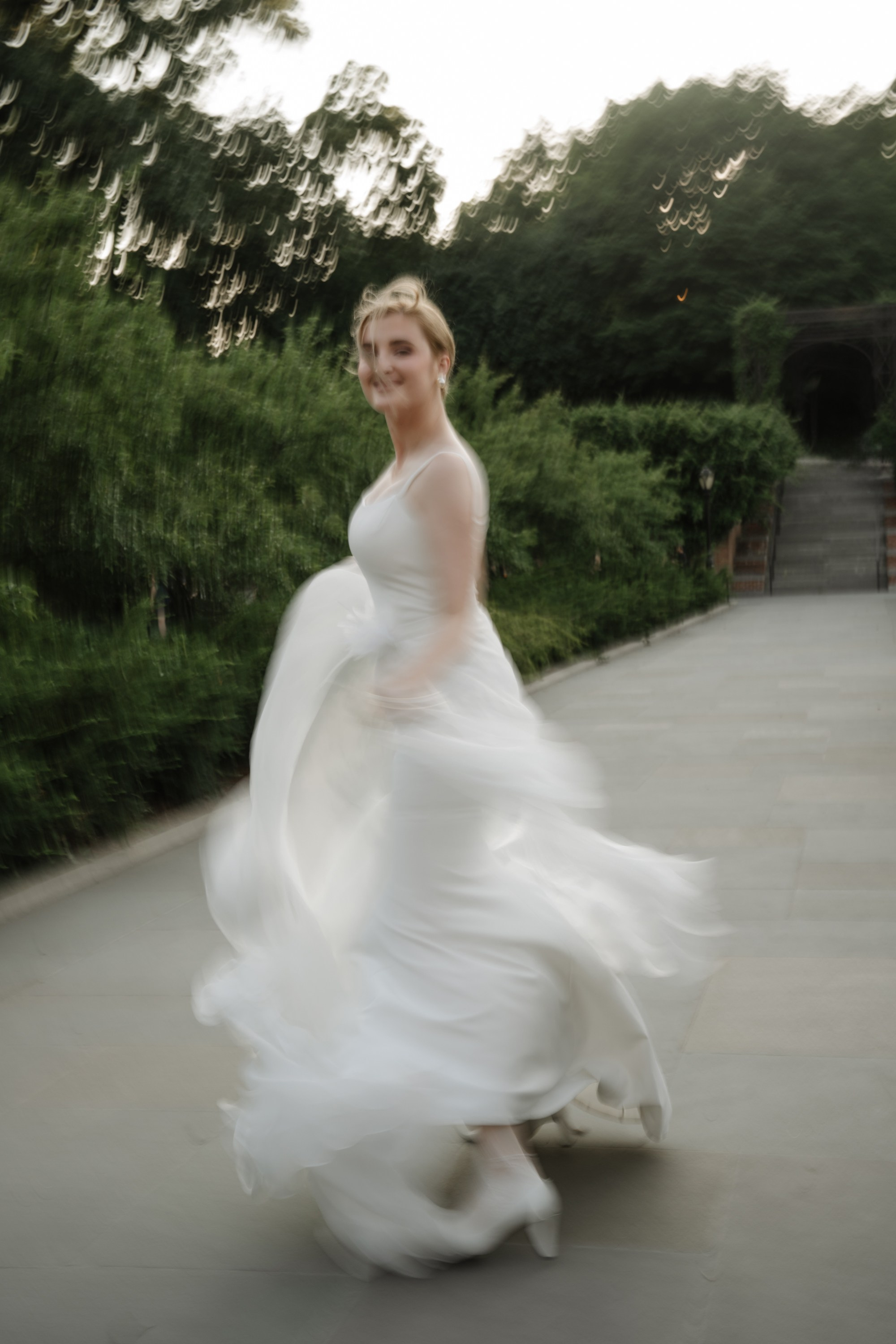 Natalie as a Runaway bride. Portrait and wedding photographer in New York