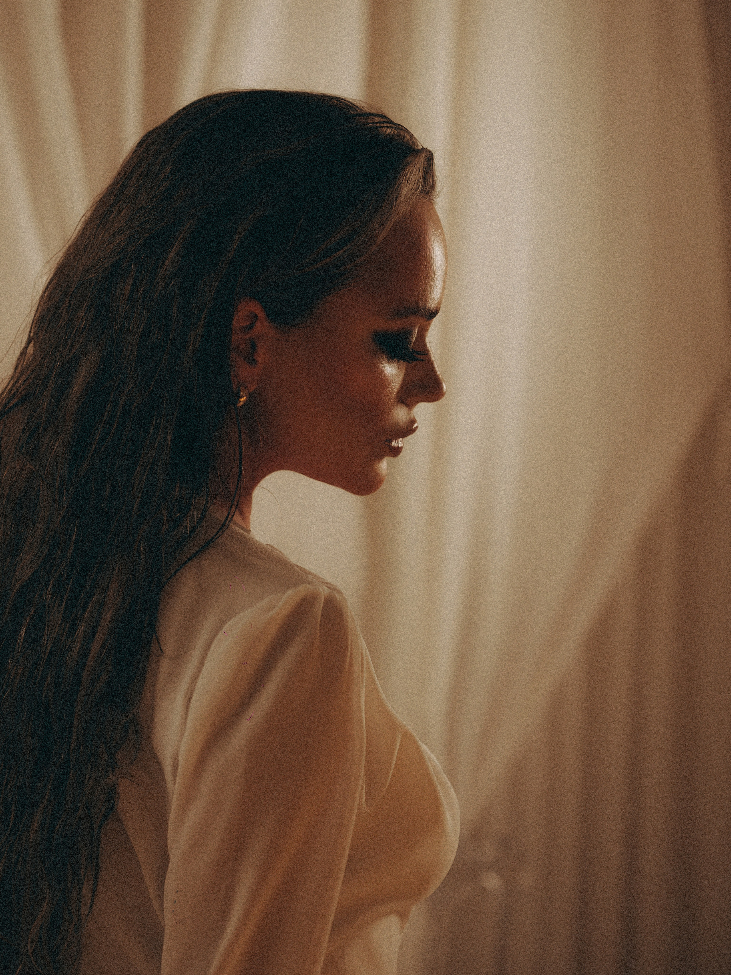 Шелк и свечи. Валерия Вартанова. Фотограф