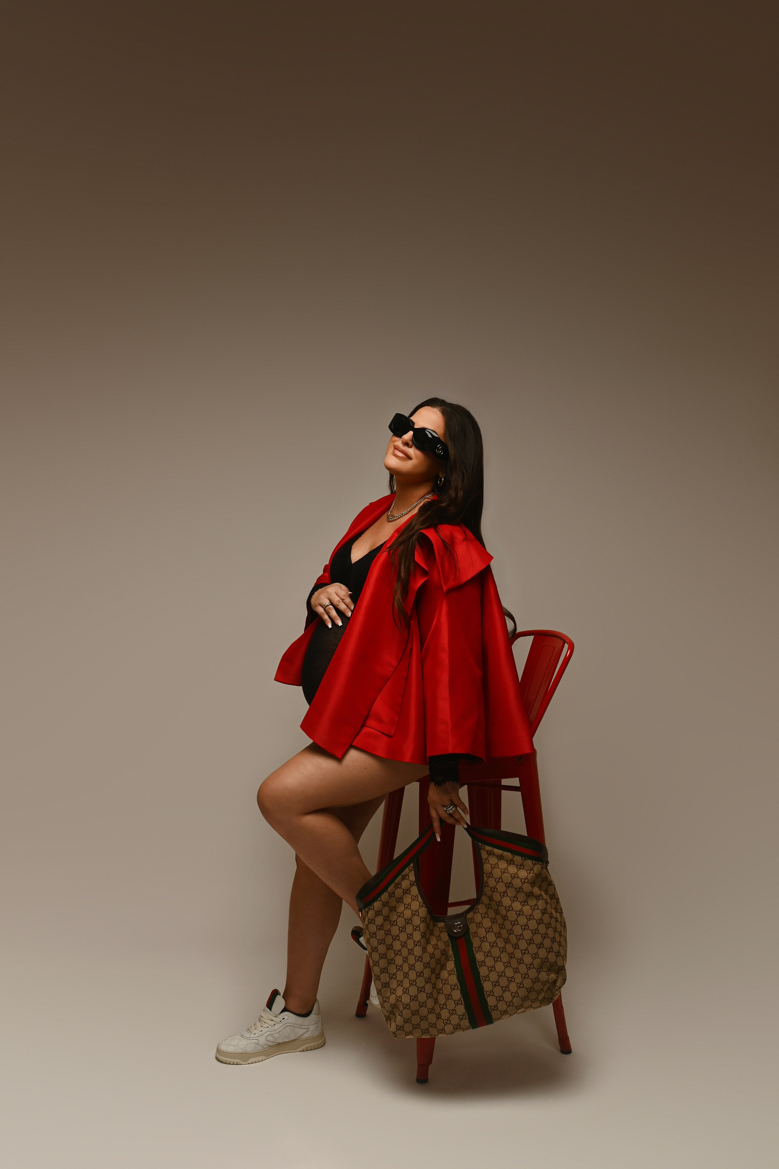 Maternity Vogue Style Photoshoot. WELCOME