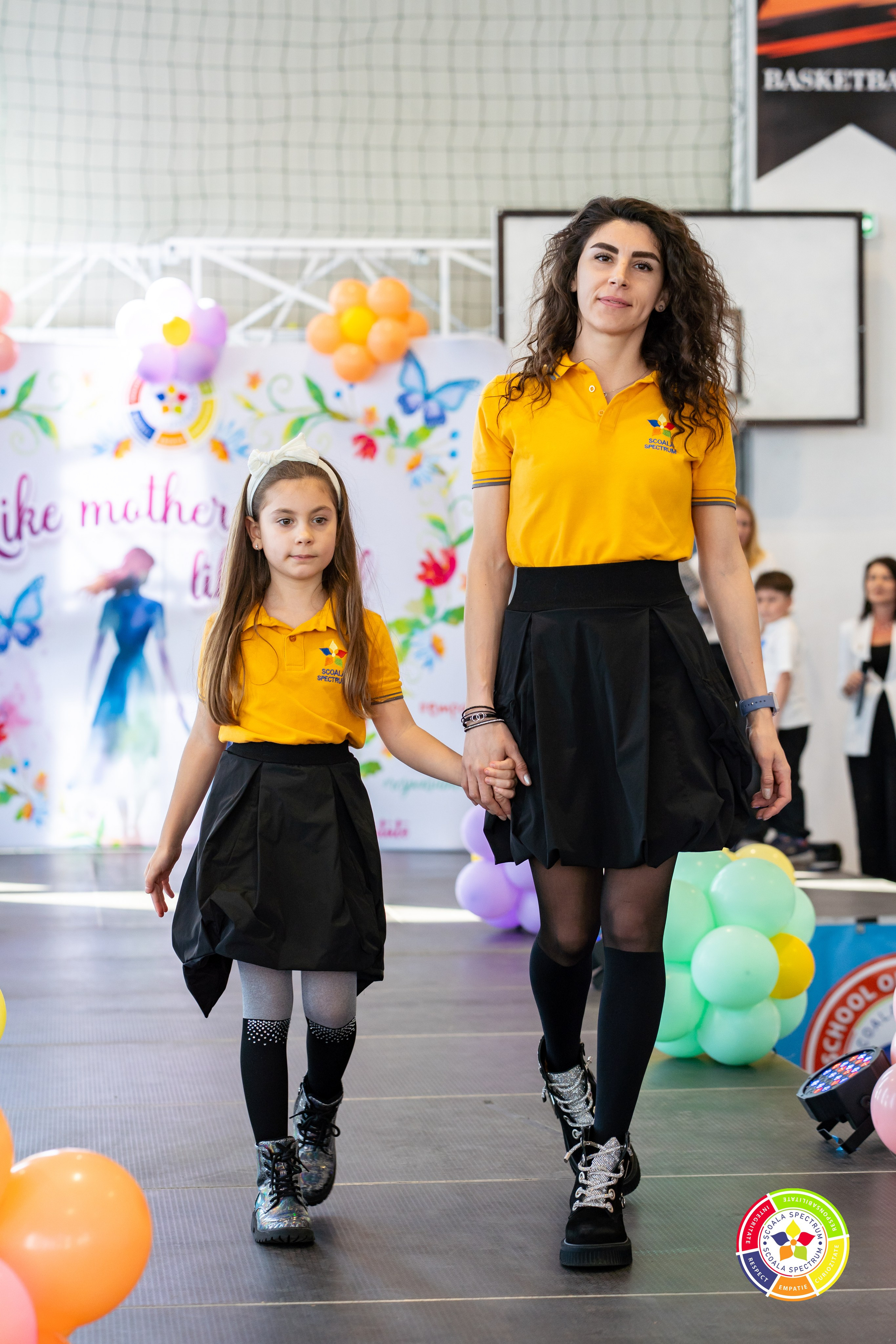 Spectrum “Like Mother, Like Child”. Adelinne — fotograf profesionist în Constanța pentru familii, bebeluși și evenimente