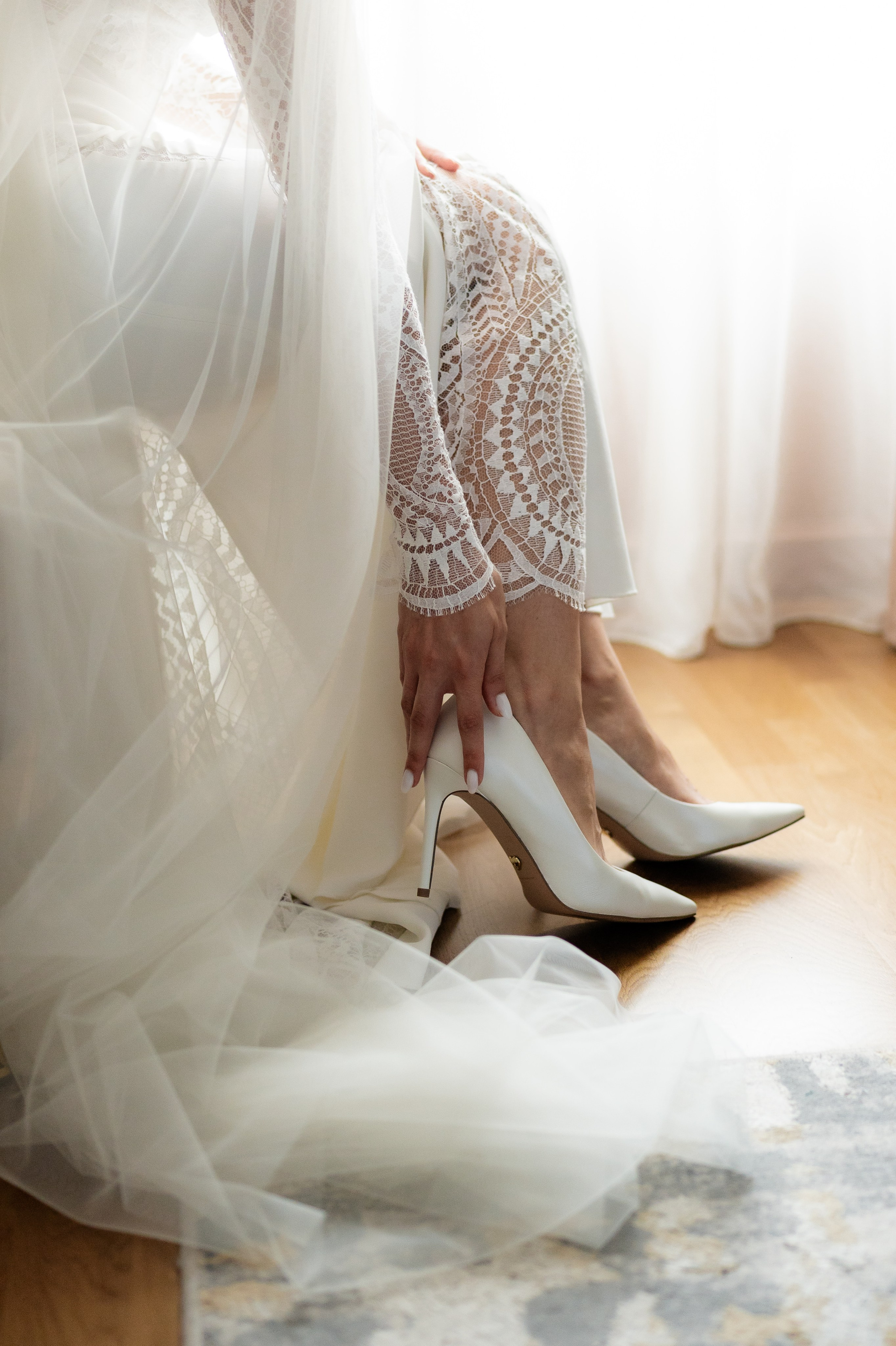 Elly & Andrew. Destination Wedding Photographer Alex Pasarelu