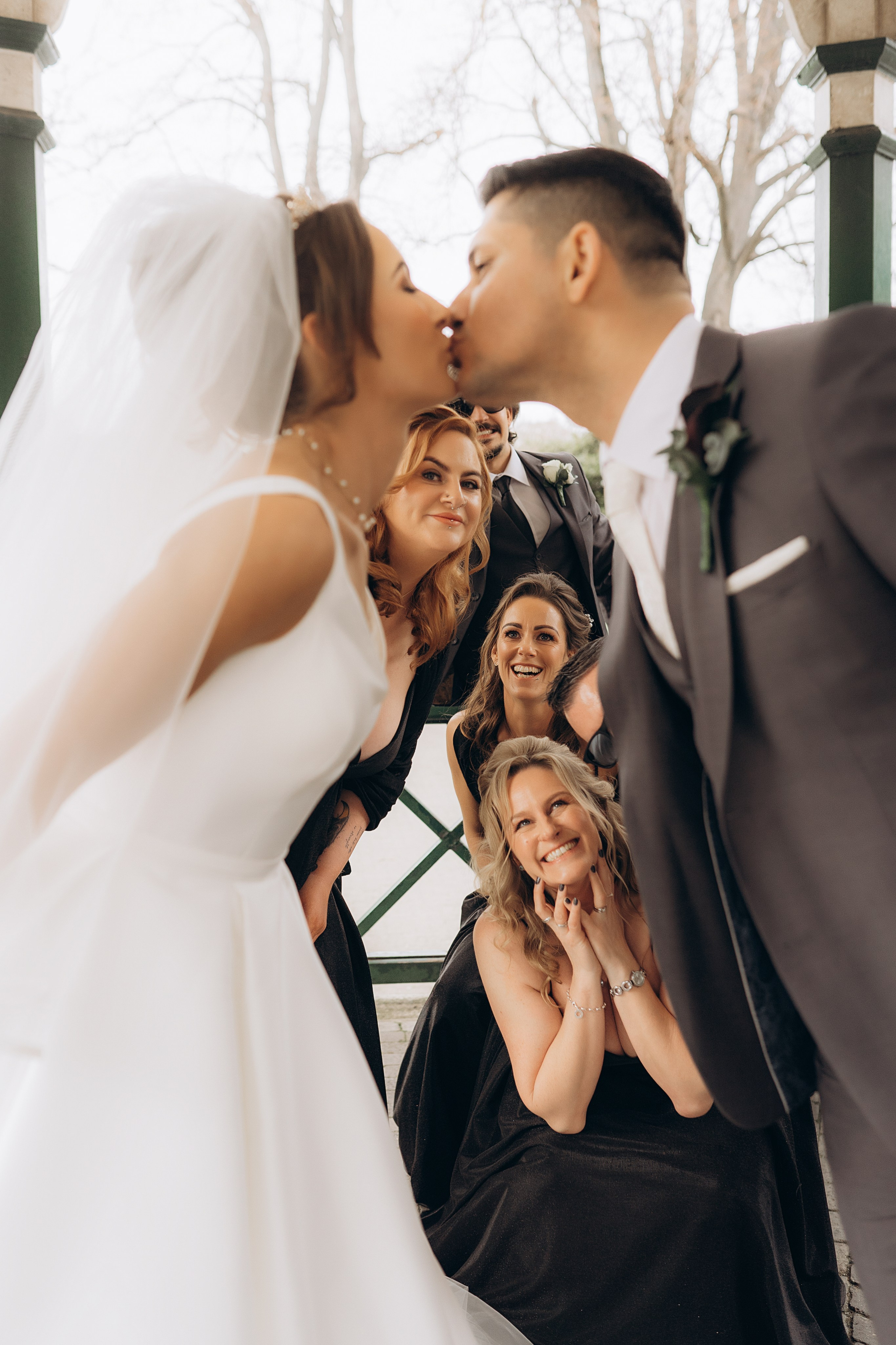 Megan & Oneias. Main