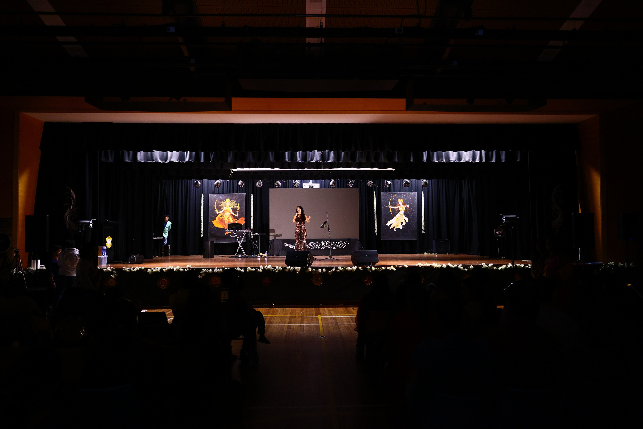 Arohan Sydney. MHCreative is family-oriented photographer based in SYDNEY