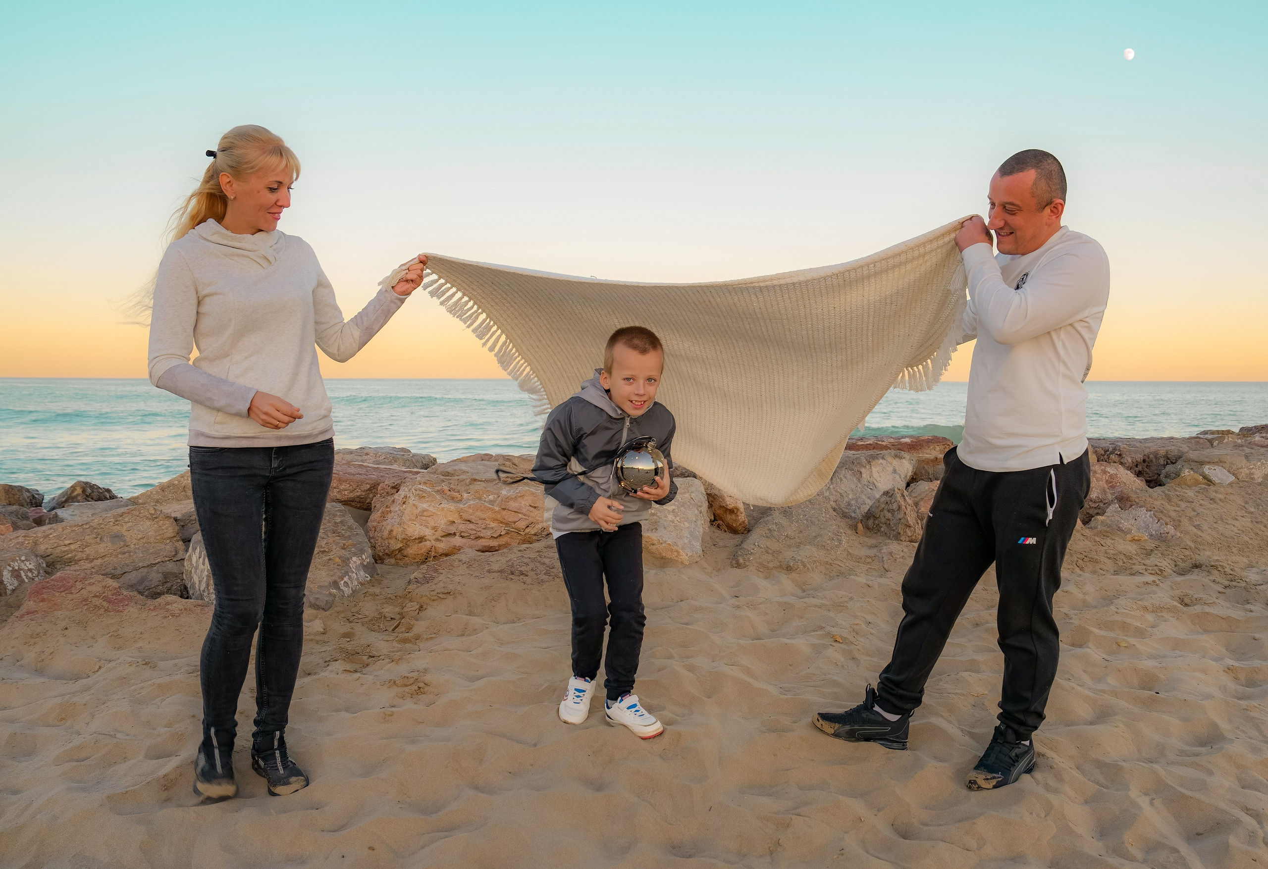 VIKA Y FAMILIA. Fotógrafa Olena Petryk. Realizo sesiones de fotos en Puerto de Sagunto